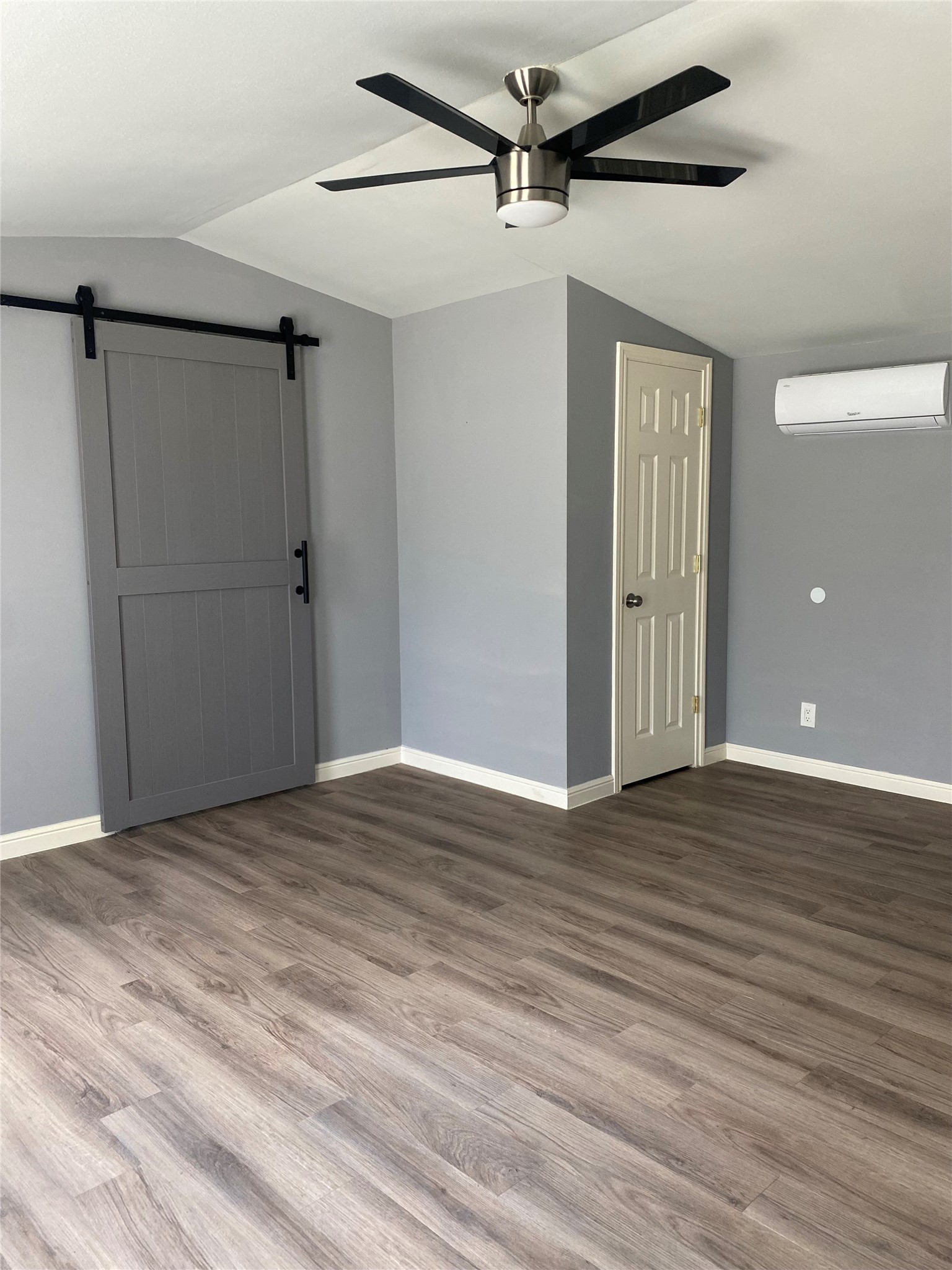 26687 Long Street Property Photo 10