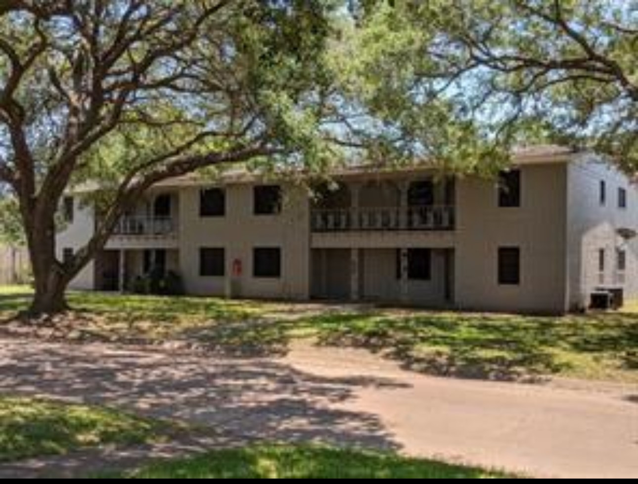 1867 Florida Drive Property Photo 1