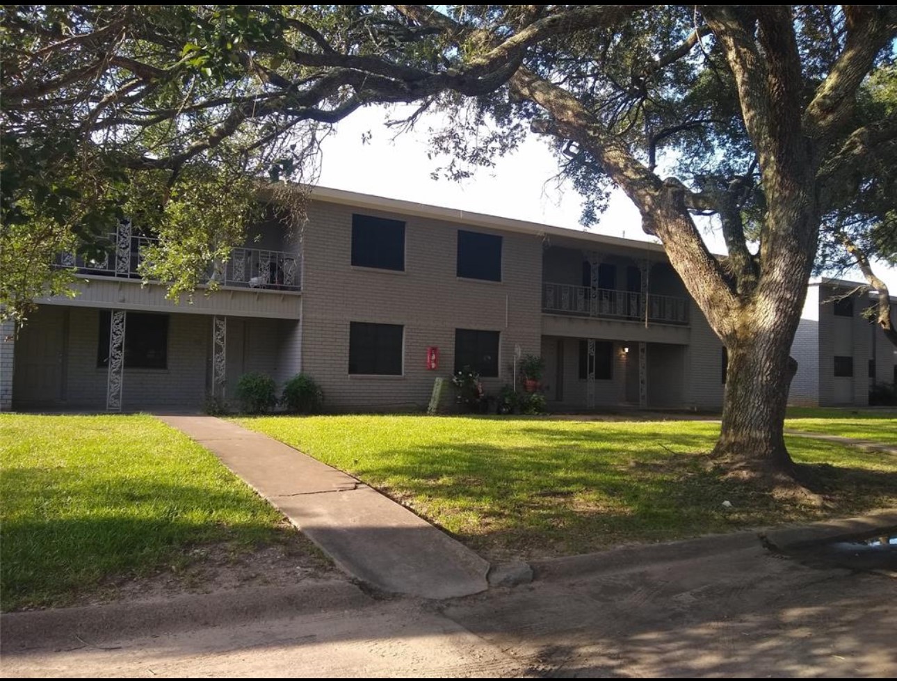 1867 Florida Drive Property Photo 2