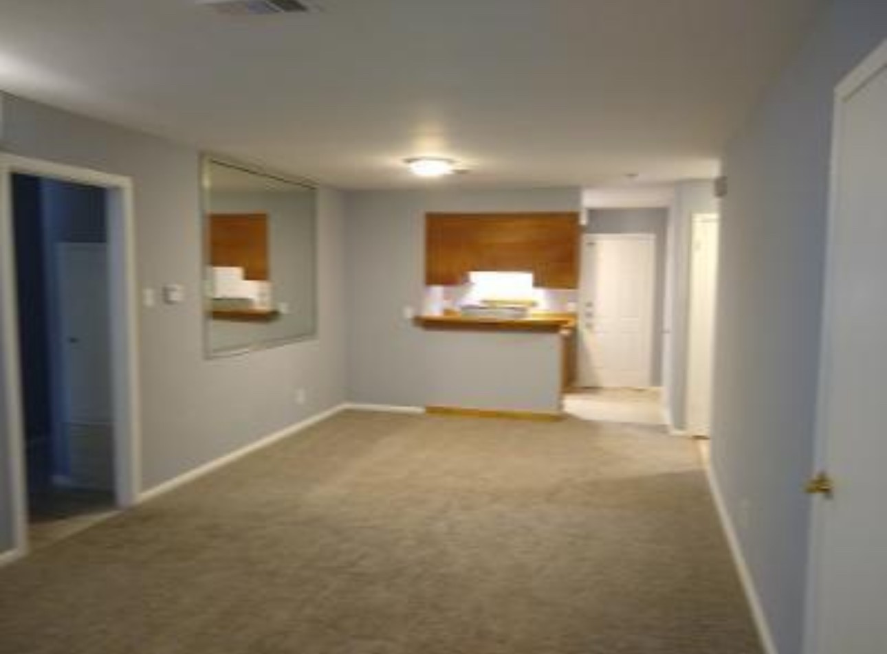 1867 Florida Drive Property Photo 4