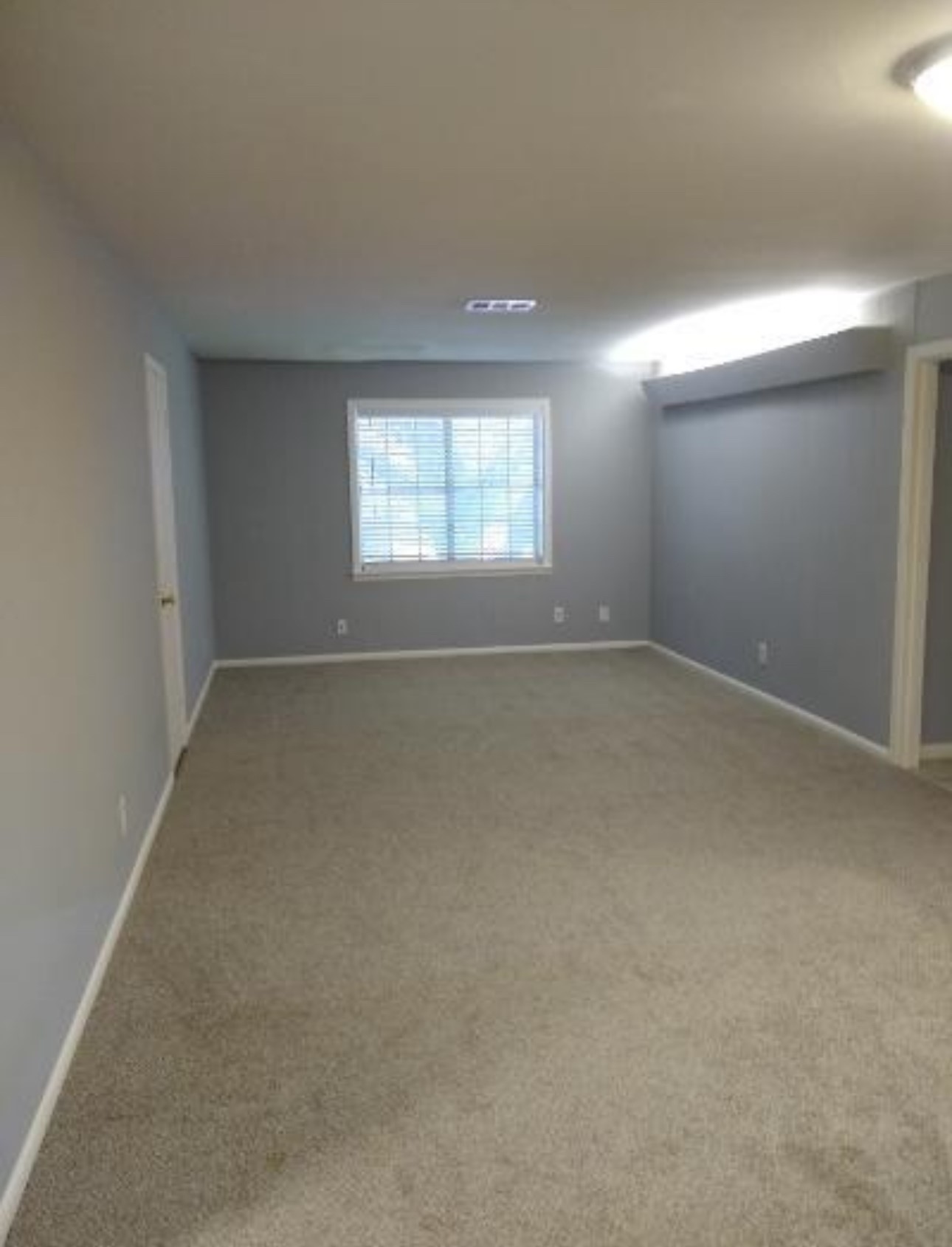 1867 Florida Drive Property Photo 5