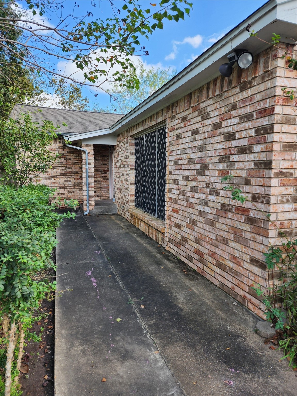 2200 Golden Avenue Property Photo 2