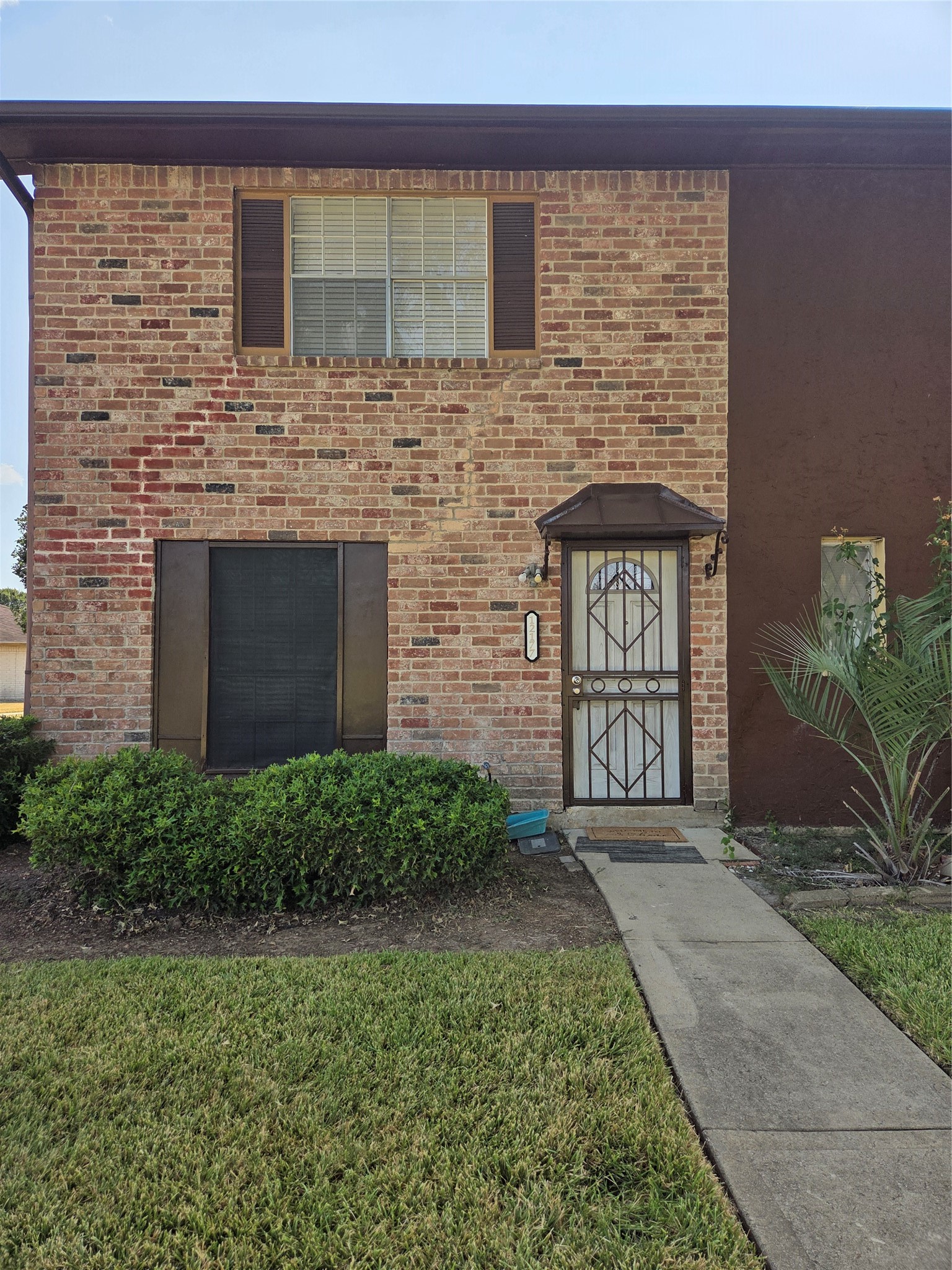 12177 Sharpview Drive Property Photo 3