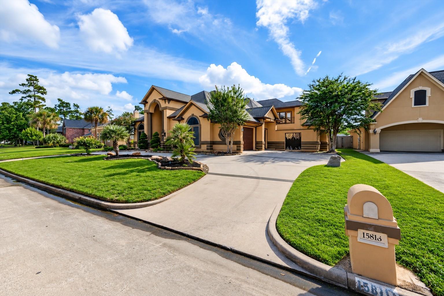 15818 Conners Ace Drive Property Photo 2