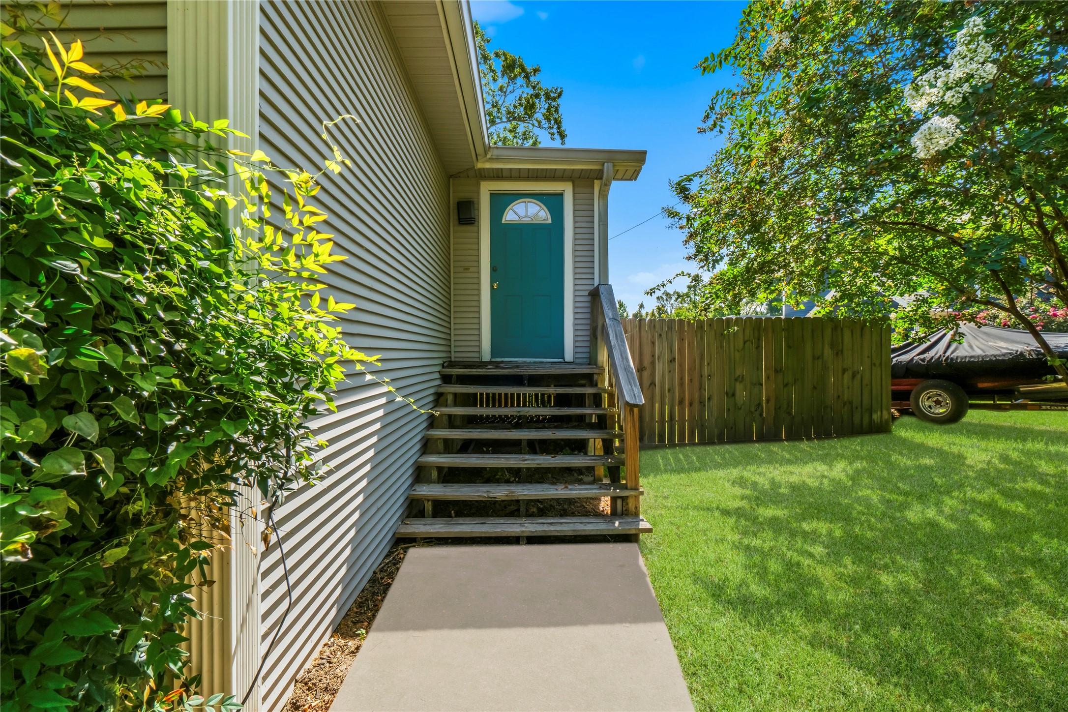 146 Creekside Drive Property Photo 4
