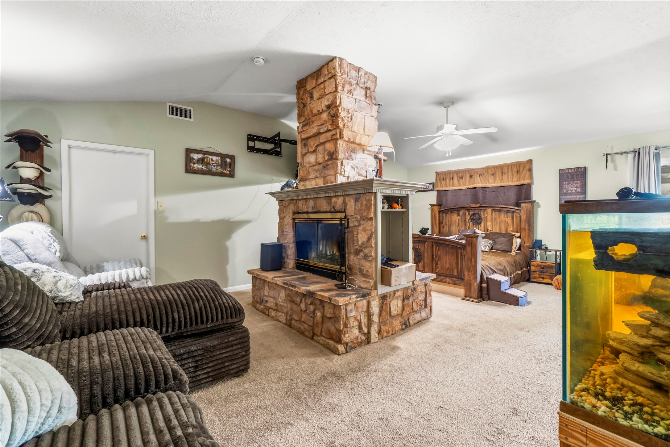 146 Creekside Drive Property Photo 28