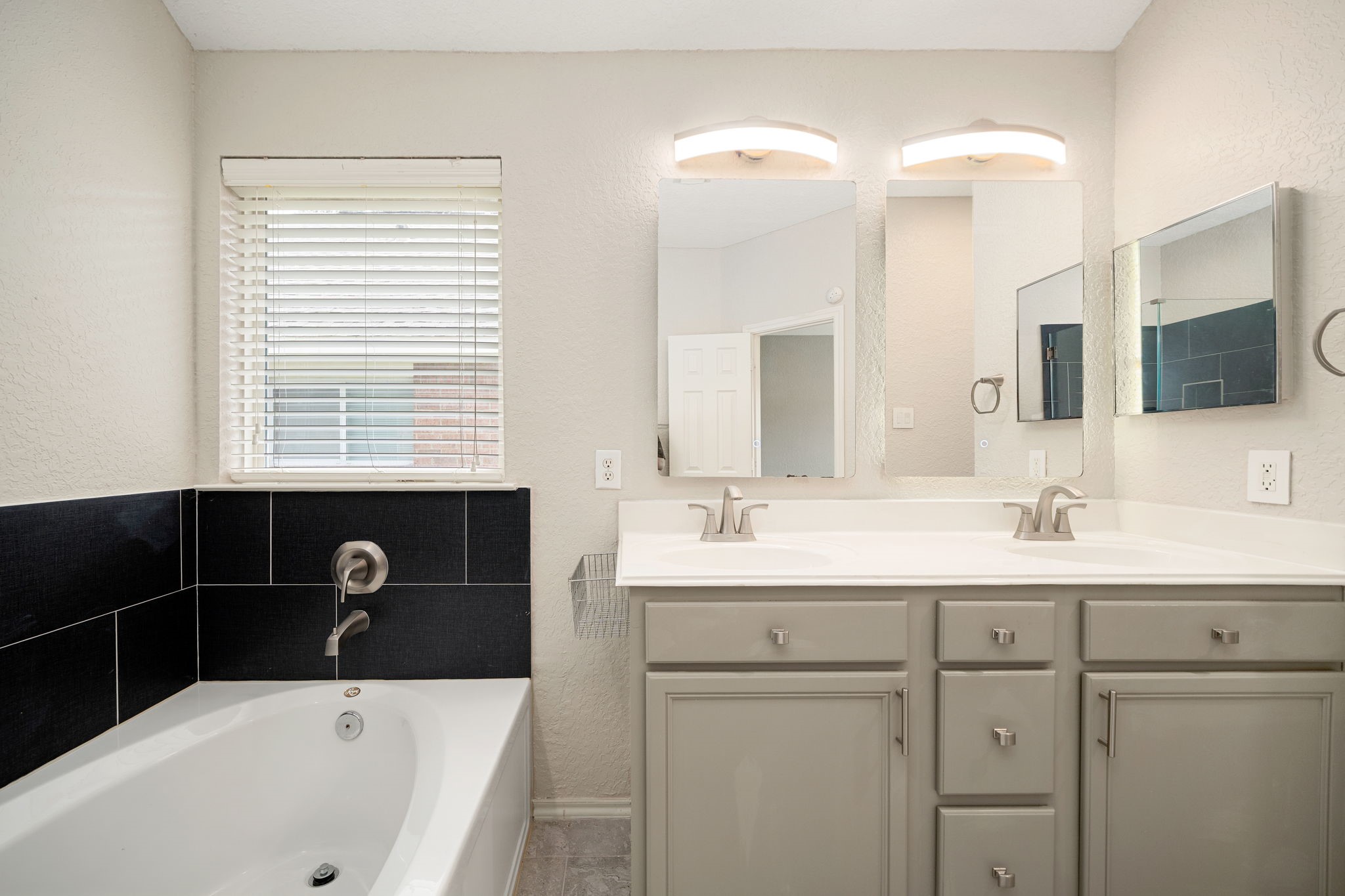 11138 Overland Trail Drive Property Photo 32