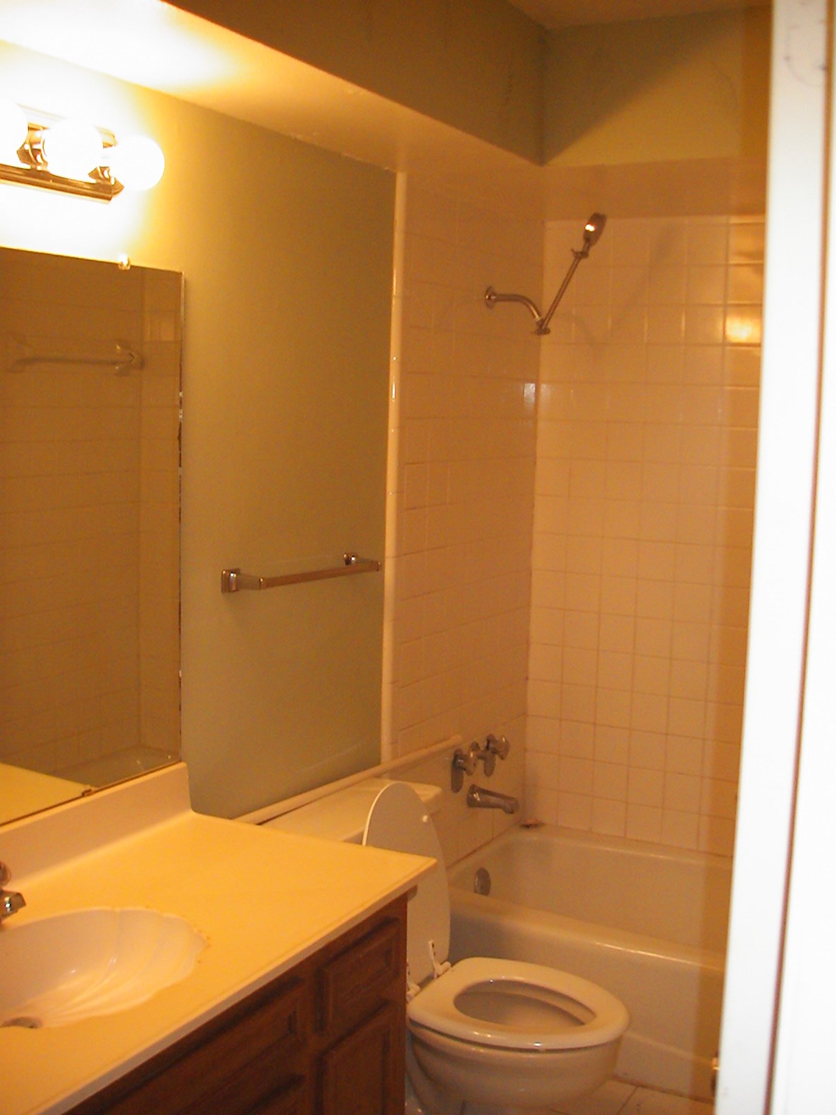 10806 Lynbrook Drive B Property Photo 3