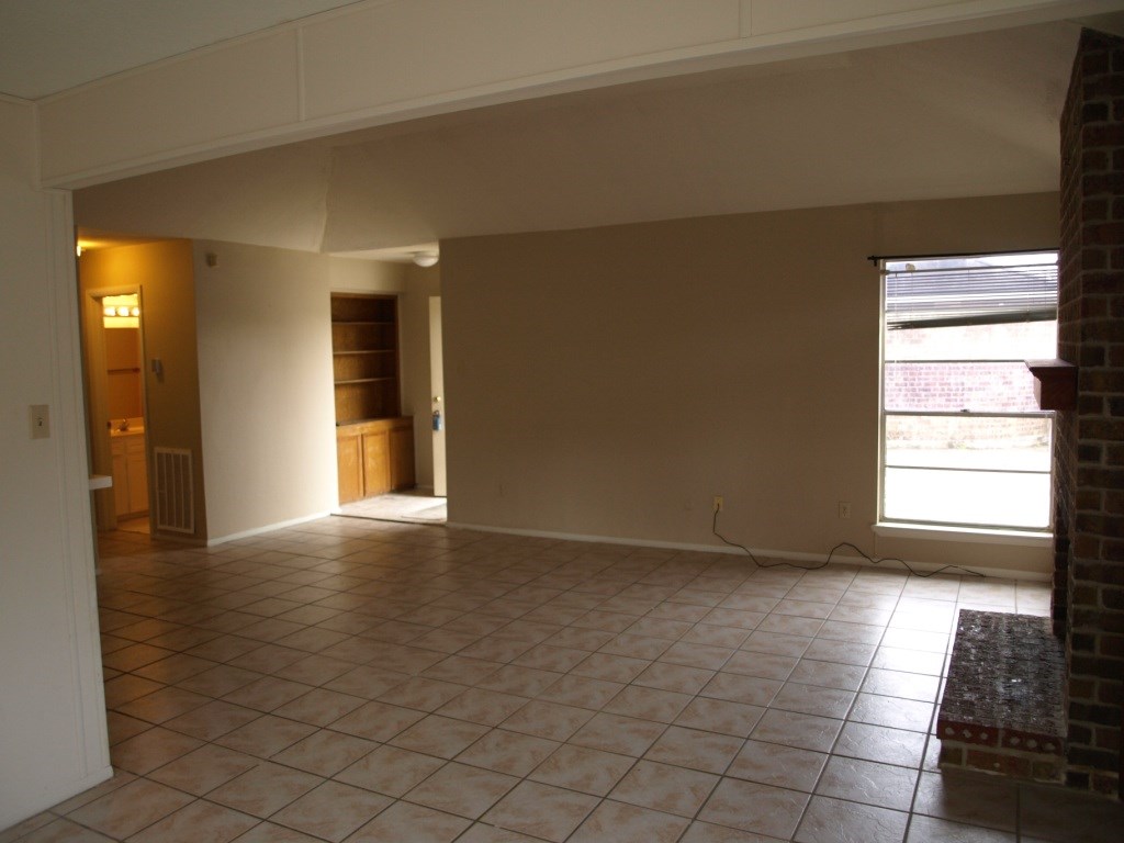 10806 Lynbrook Drive B Property Photo 14