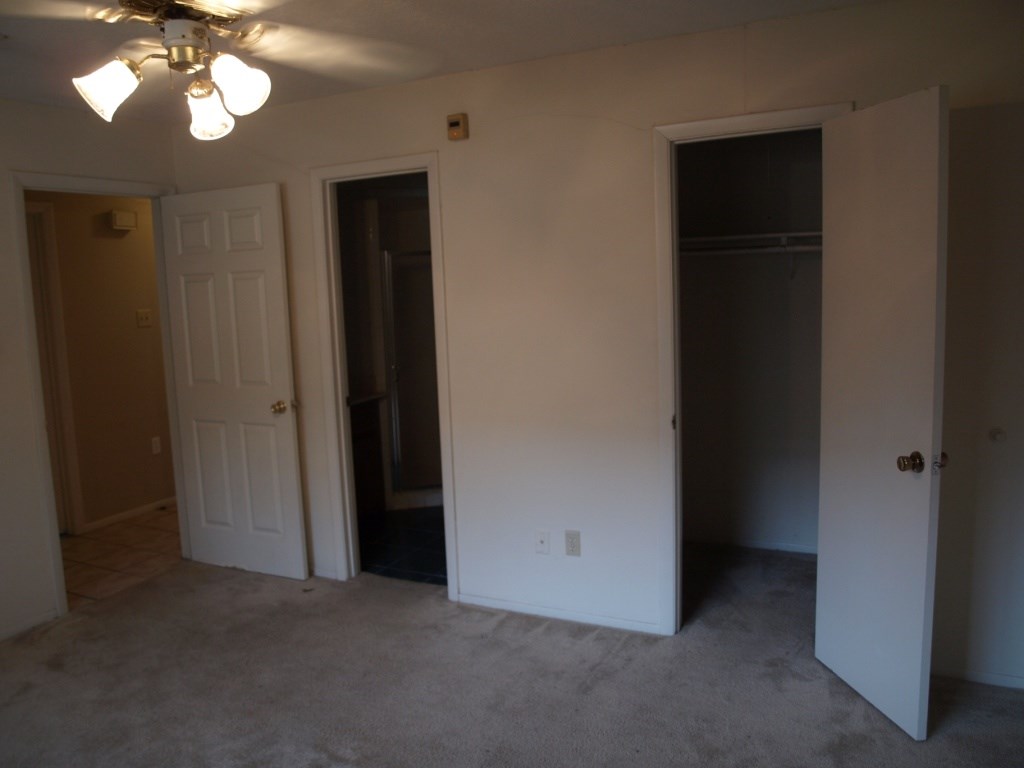 10806 Lynbrook Drive B Property Photo 19