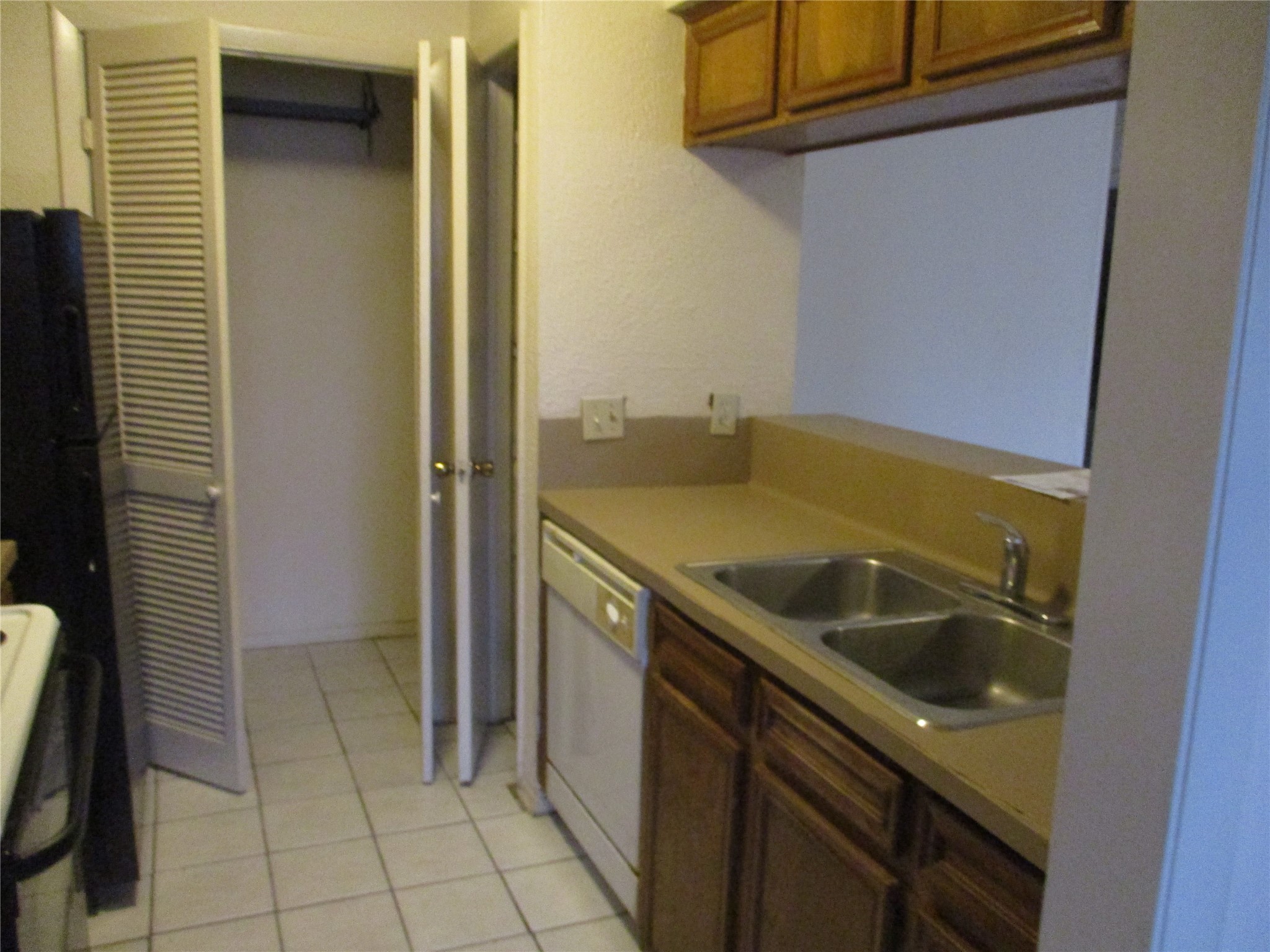 10806 Lynbrook Drive B Property Photo 43