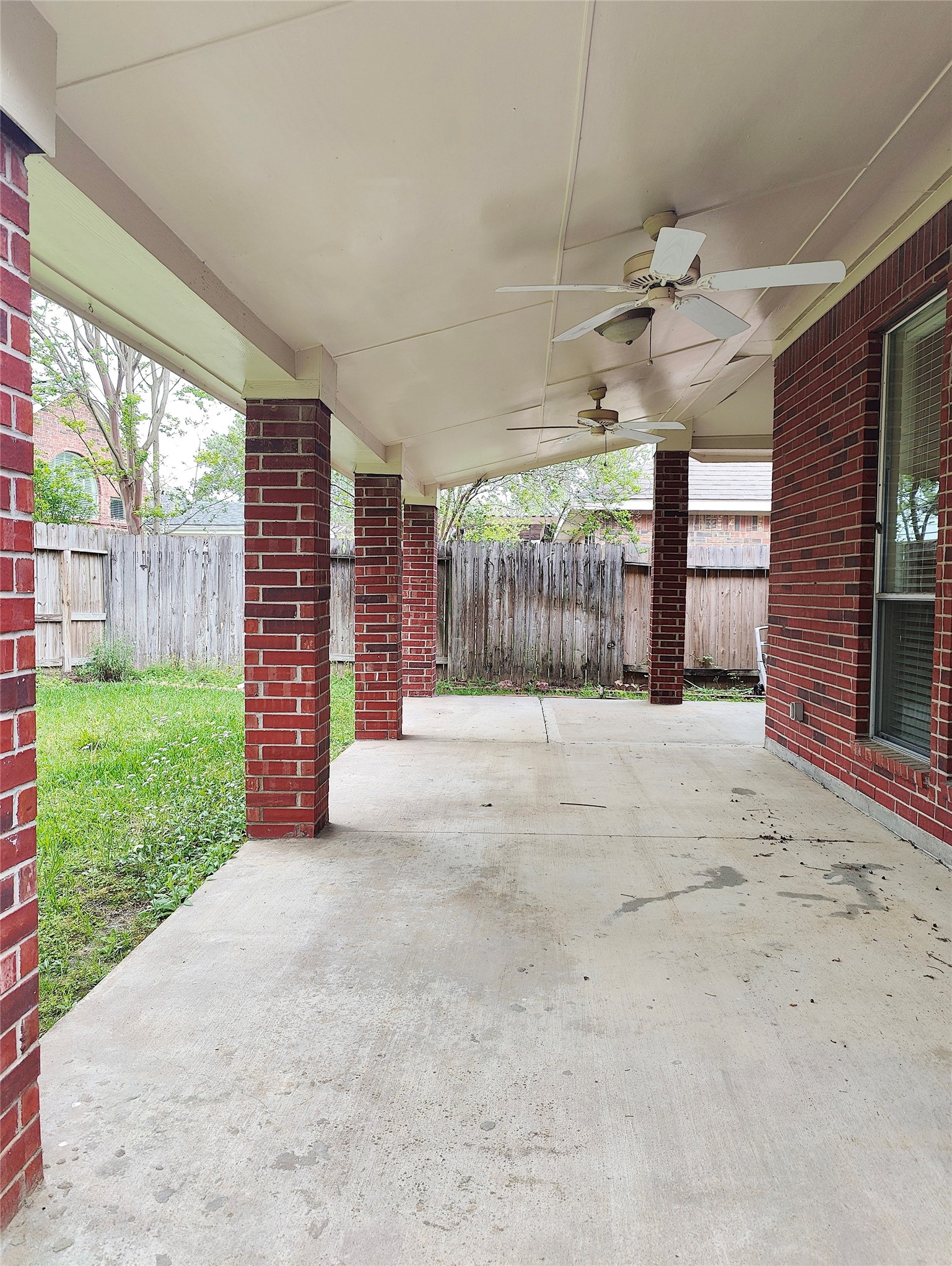 7127 Bristol Ridge Drive Property Photo 4