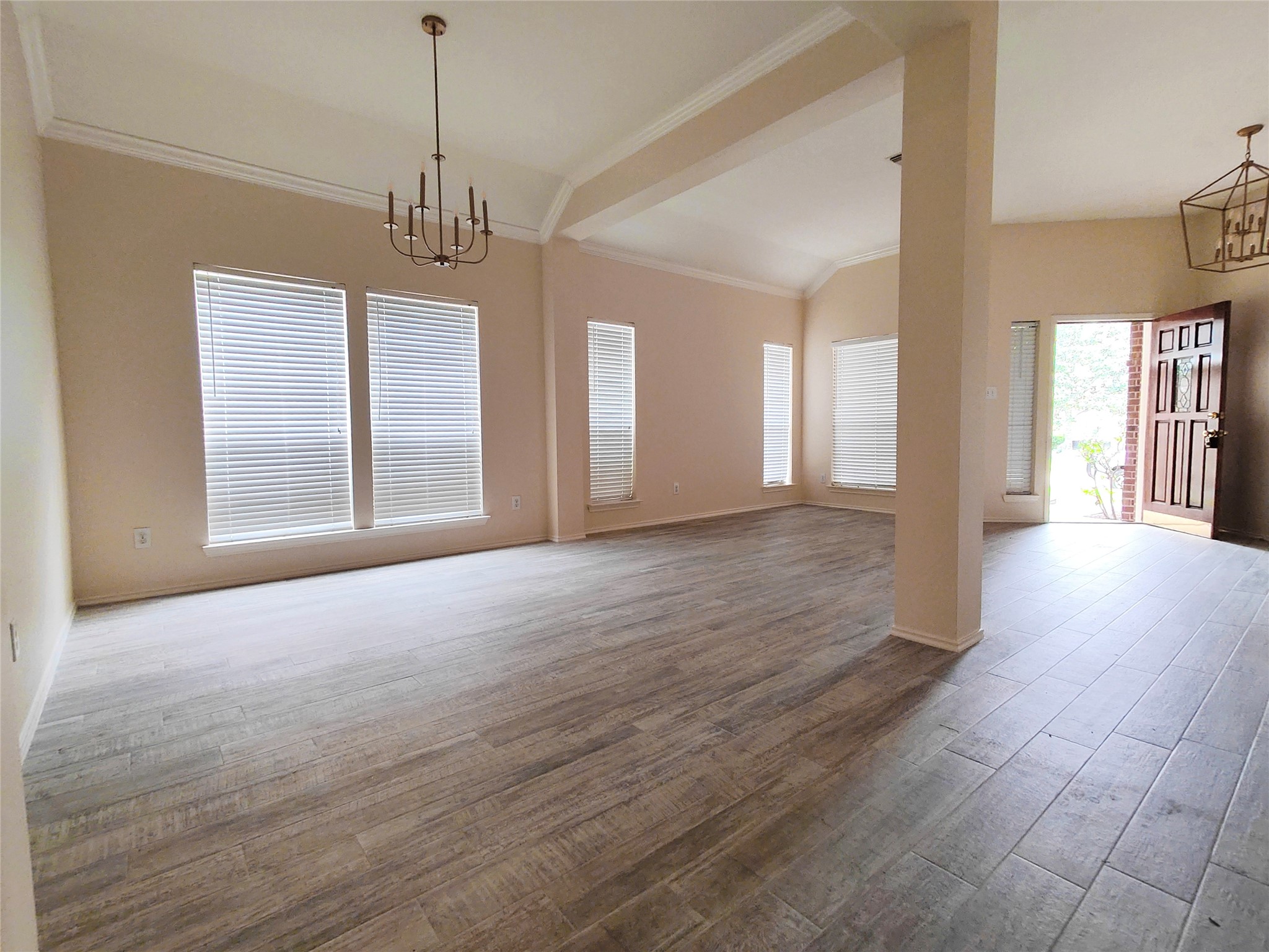 7127 Bristol Ridge Drive Property Photo 5