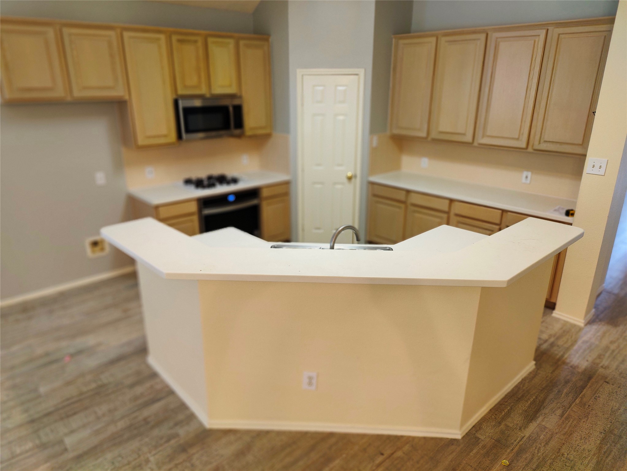 7127 Bristol Ridge Drive Property Photo 9