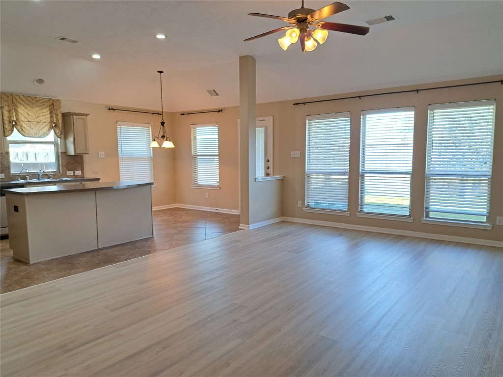 21910 Cascade Hollow Lane Property Photo 10