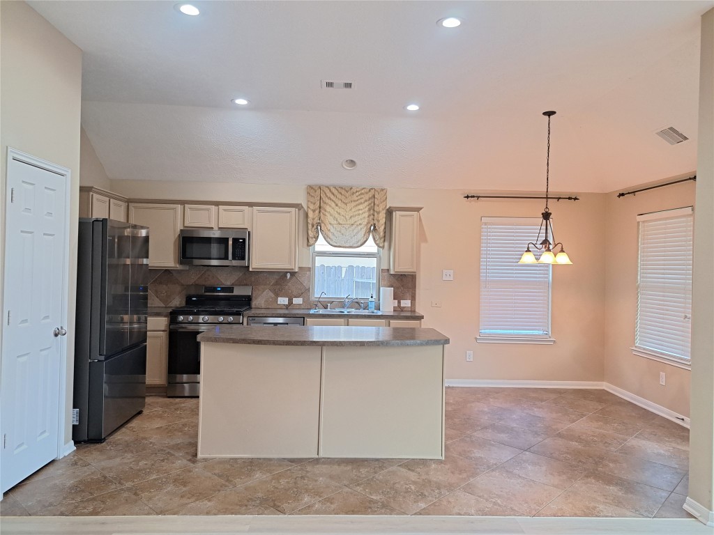 21910 Cascade Hollow Lane Property Photo 11