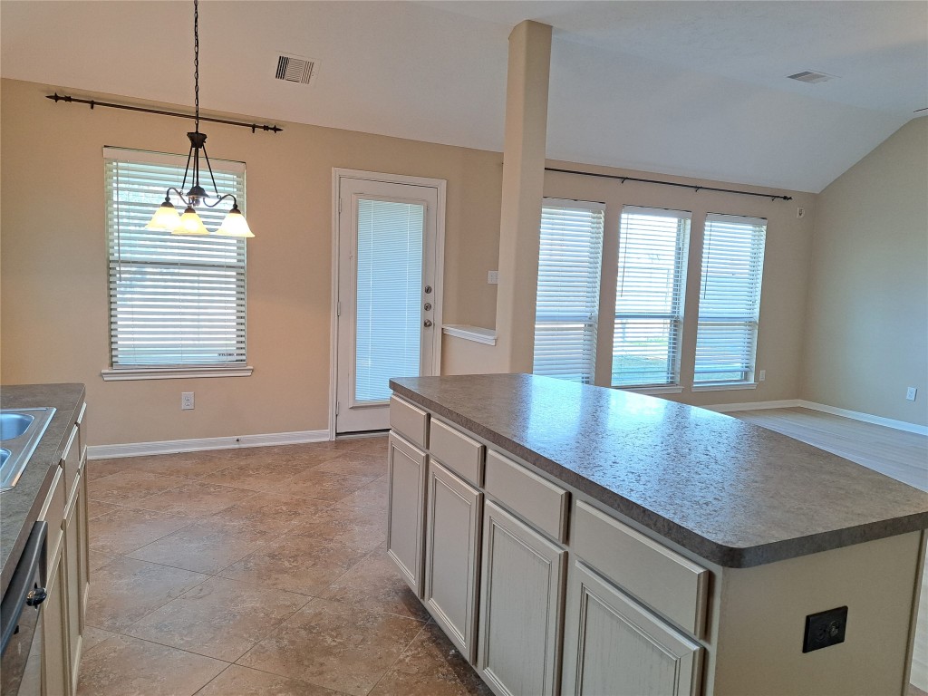 21910 Cascade Hollow Lane Property Photo 13