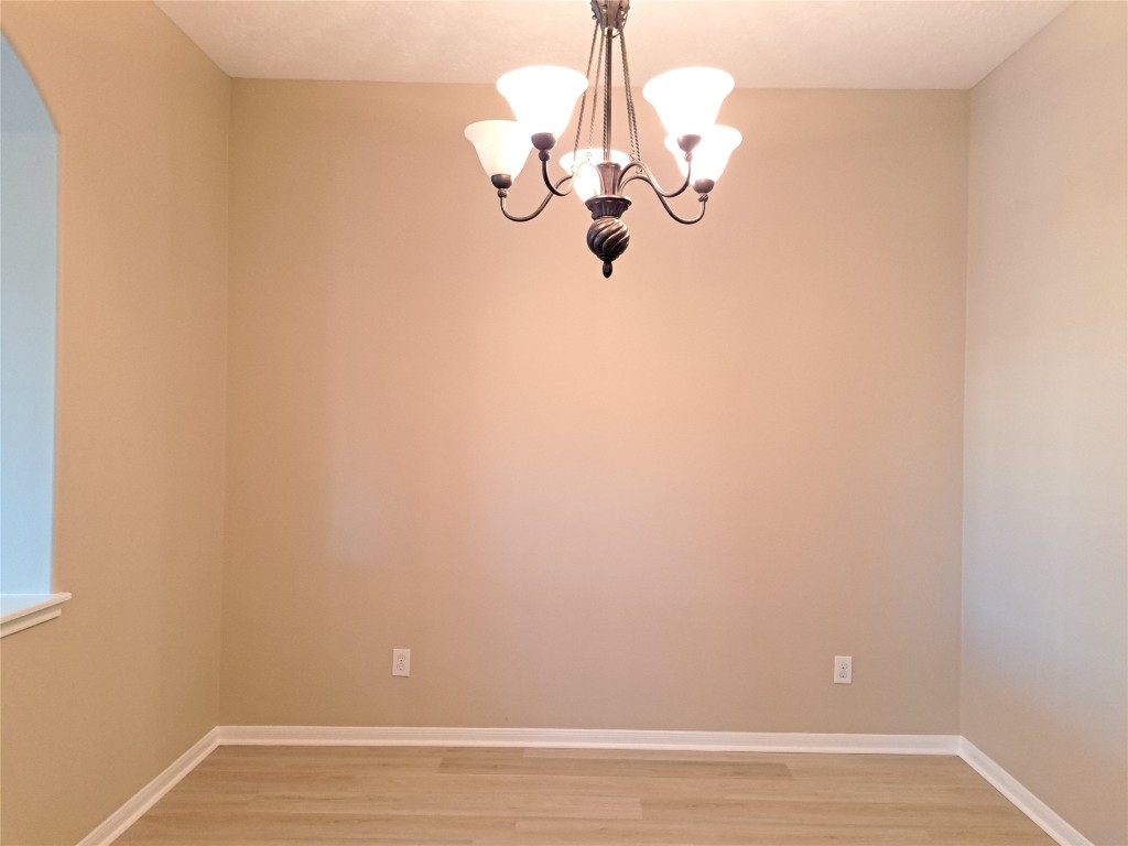 21910 Cascade Hollow Lane Property Photo 17