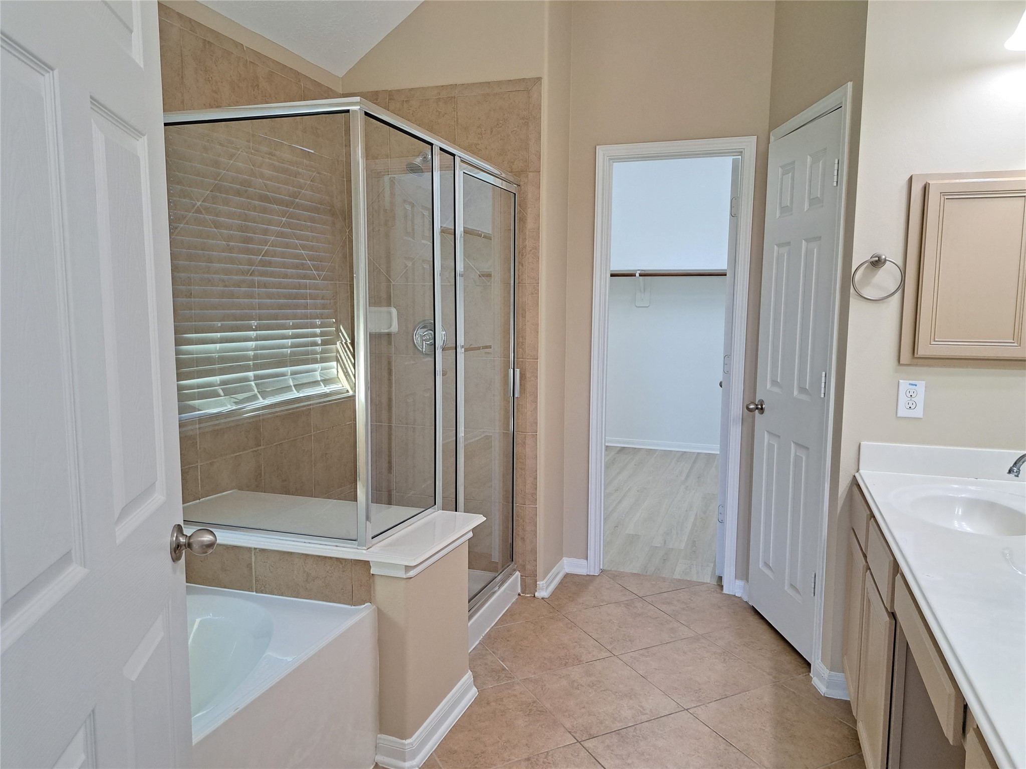 21910 Cascade Hollow Lane Property Photo 19