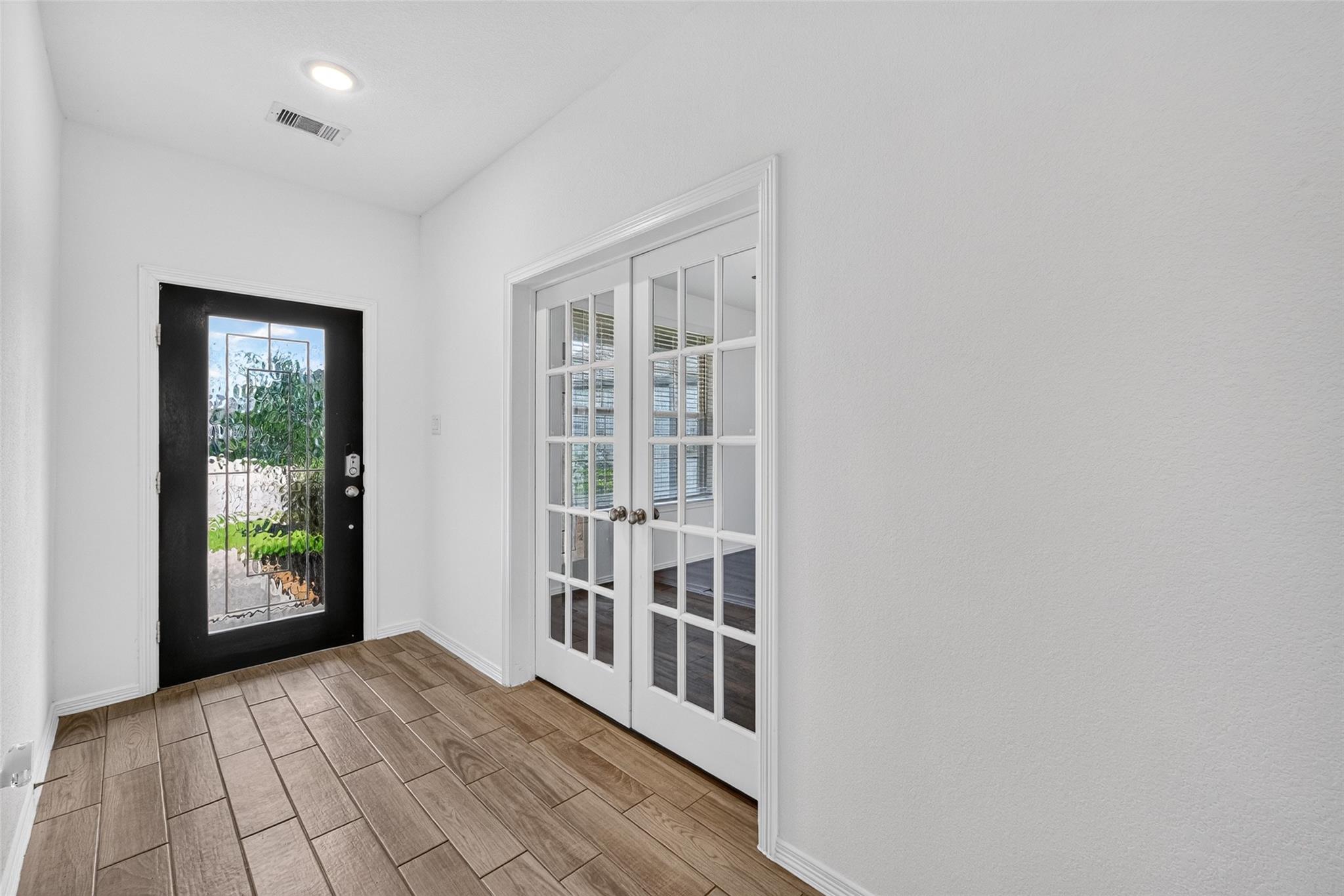 23131 Forebear Drive Property Photo 3