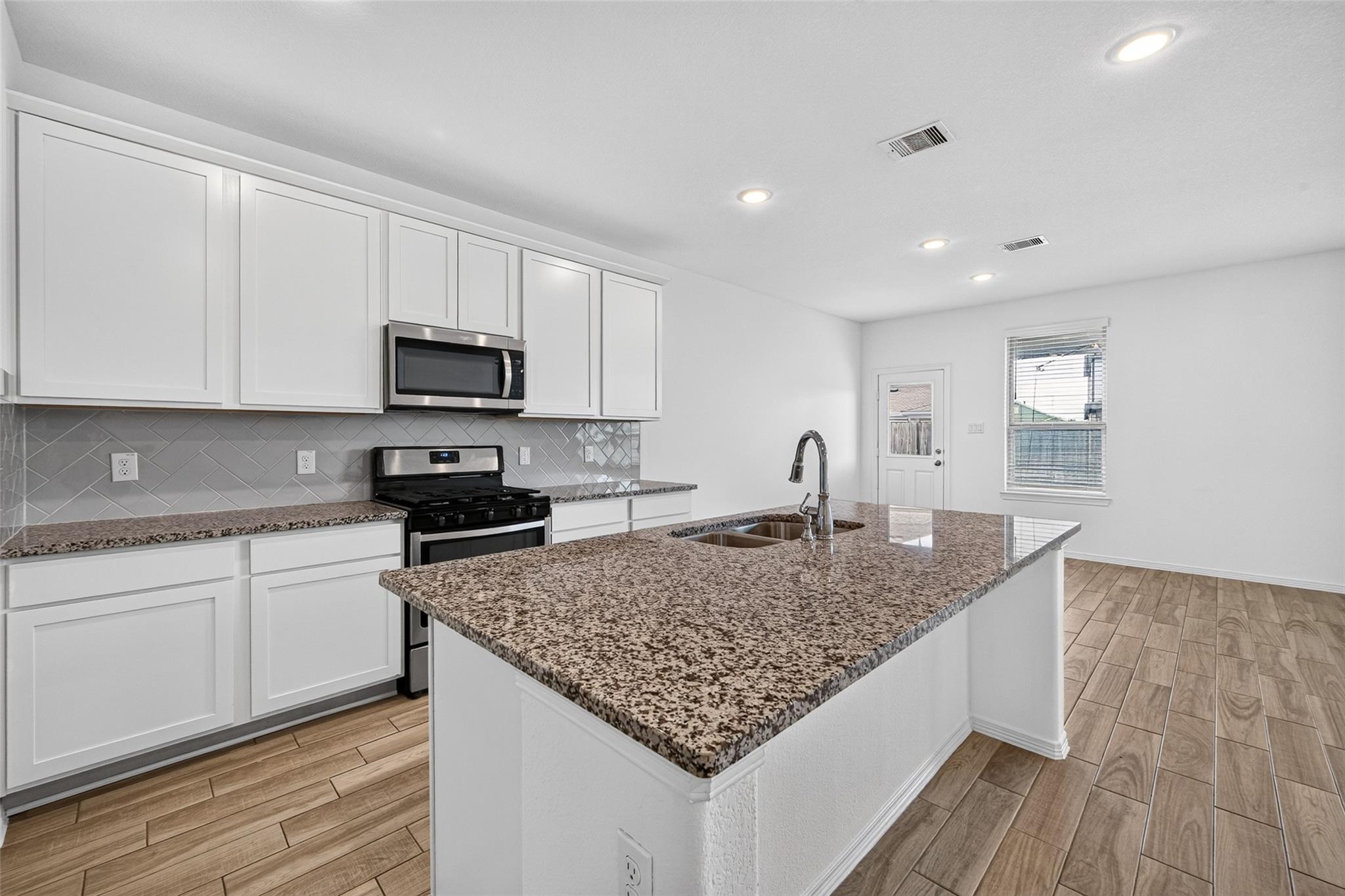23131 Forebear Drive Property Photo 6