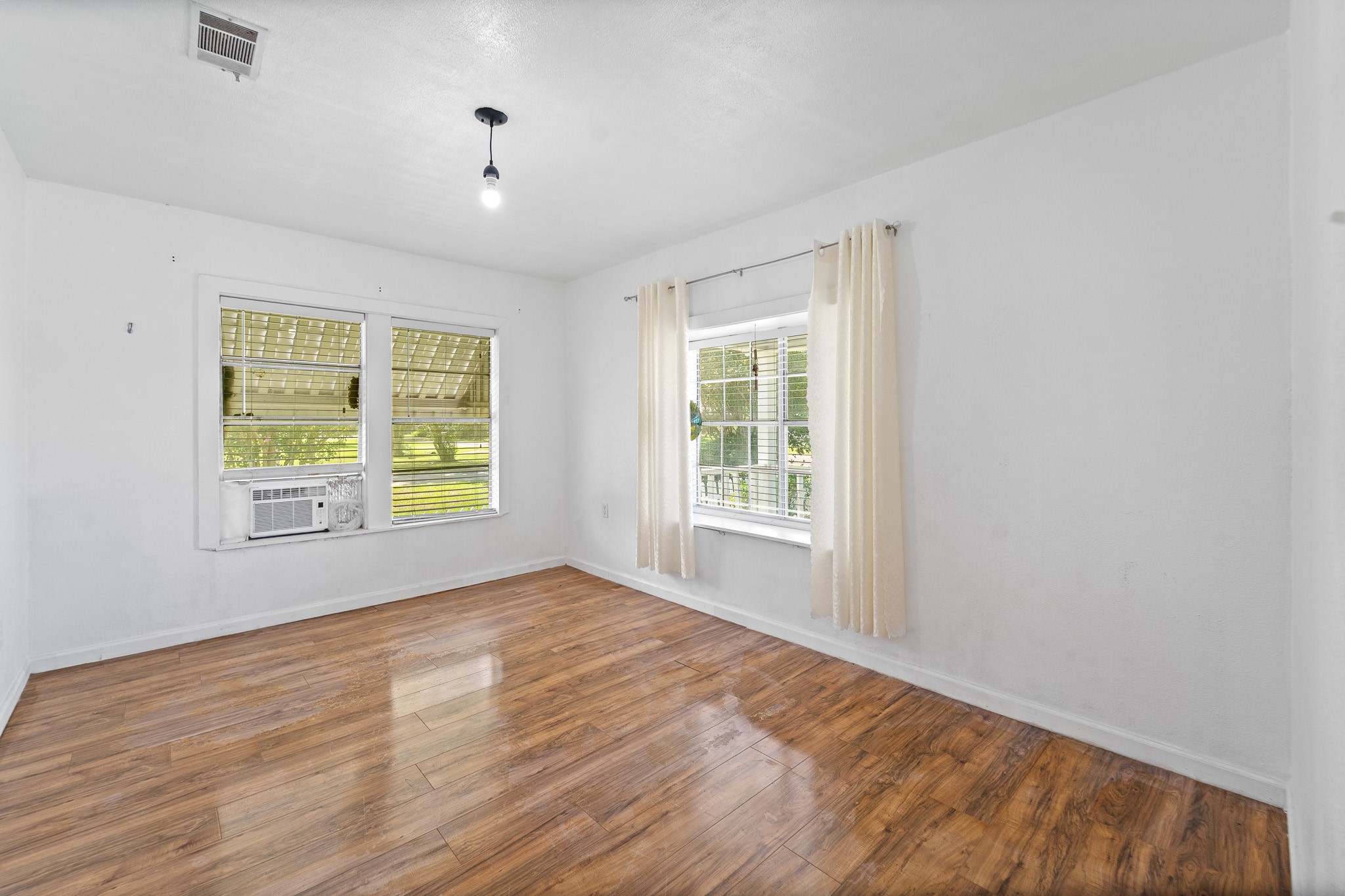 401 Lee Avenue Property Photo 10