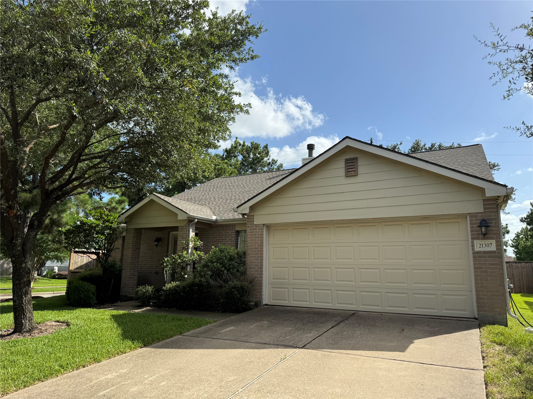 21307 Springbrook Hollow Court Property Photo 1