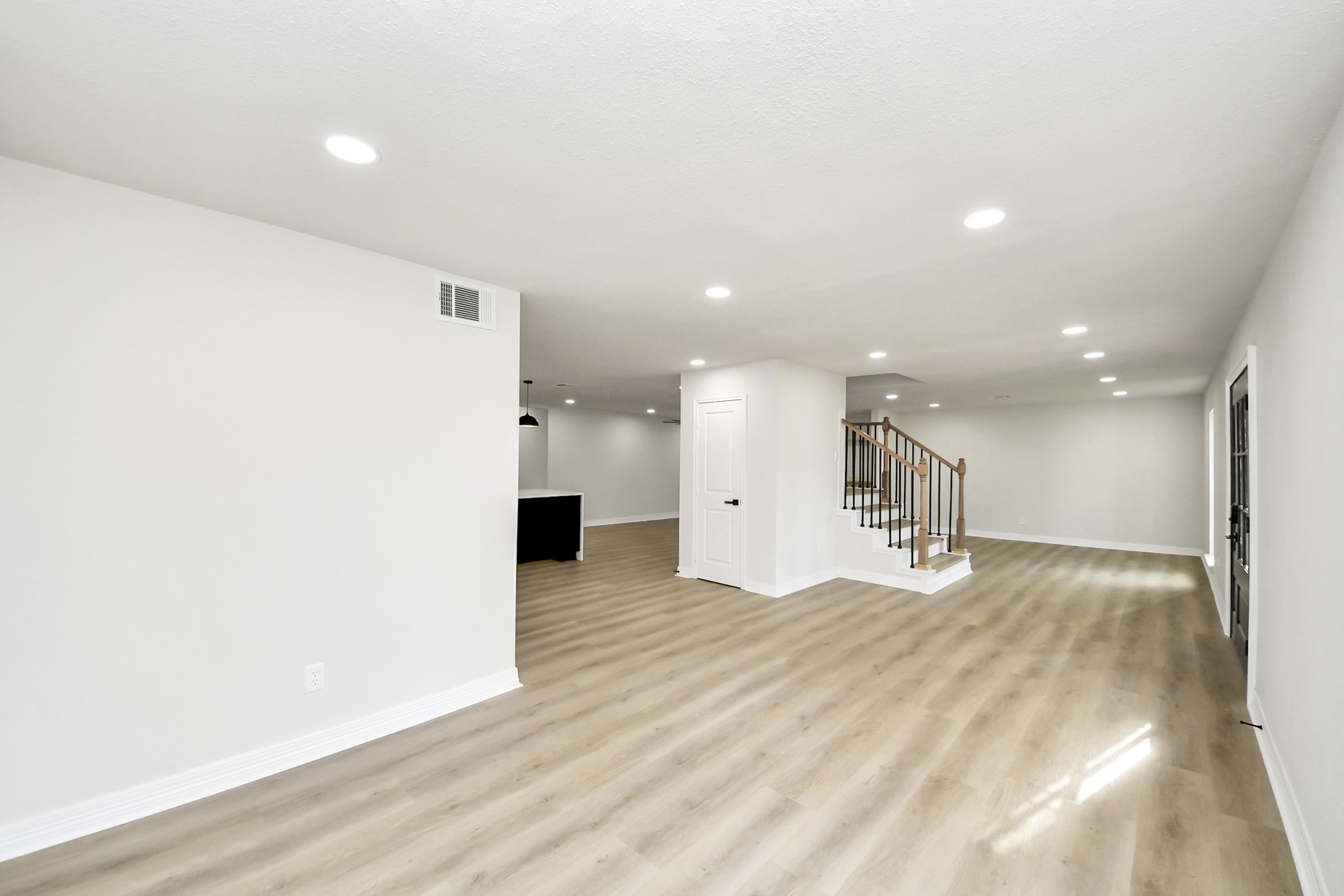 10806 Olympia Drive Property Photo 7