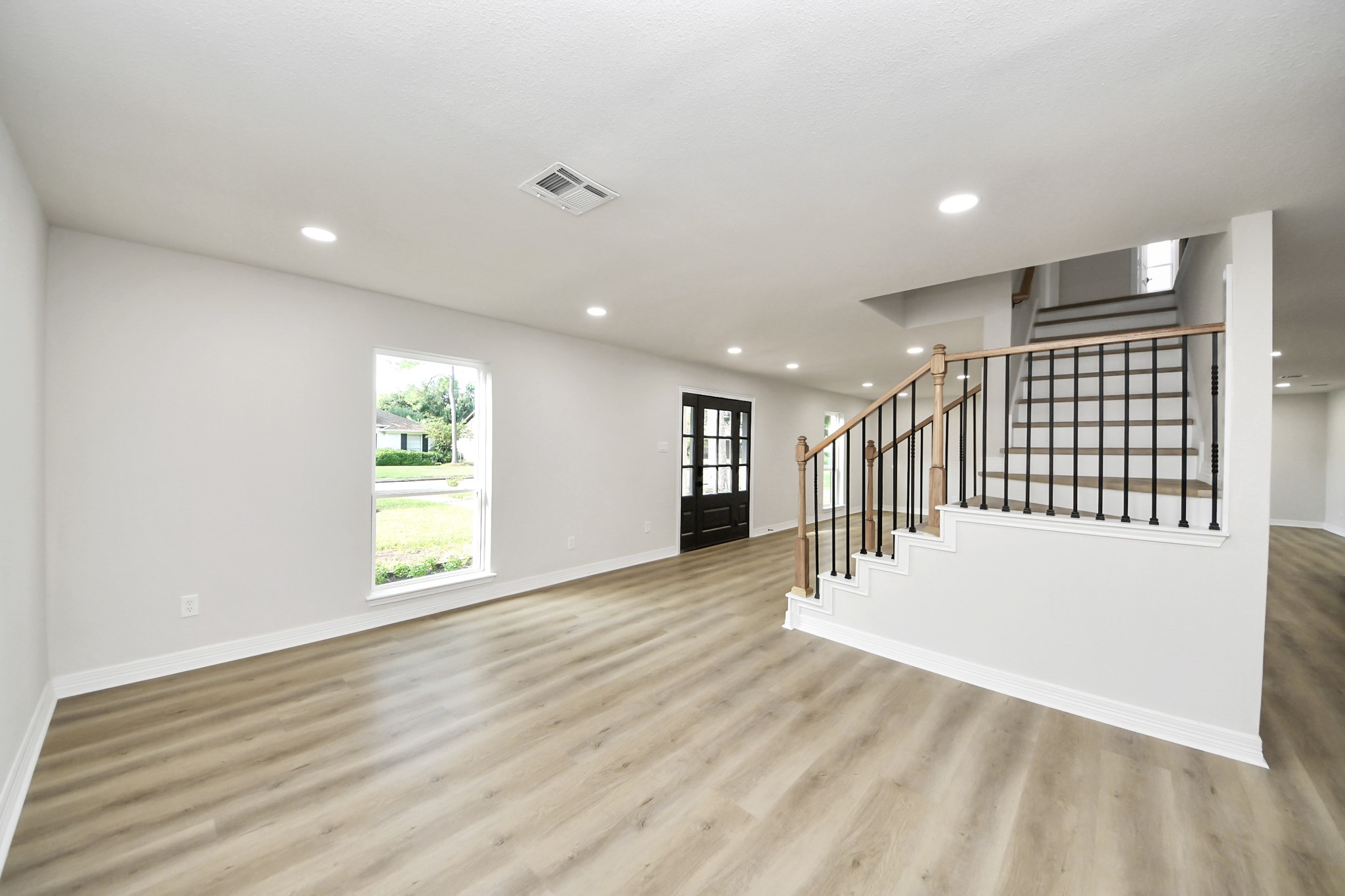 10806 Olympia Drive Property Photo 8