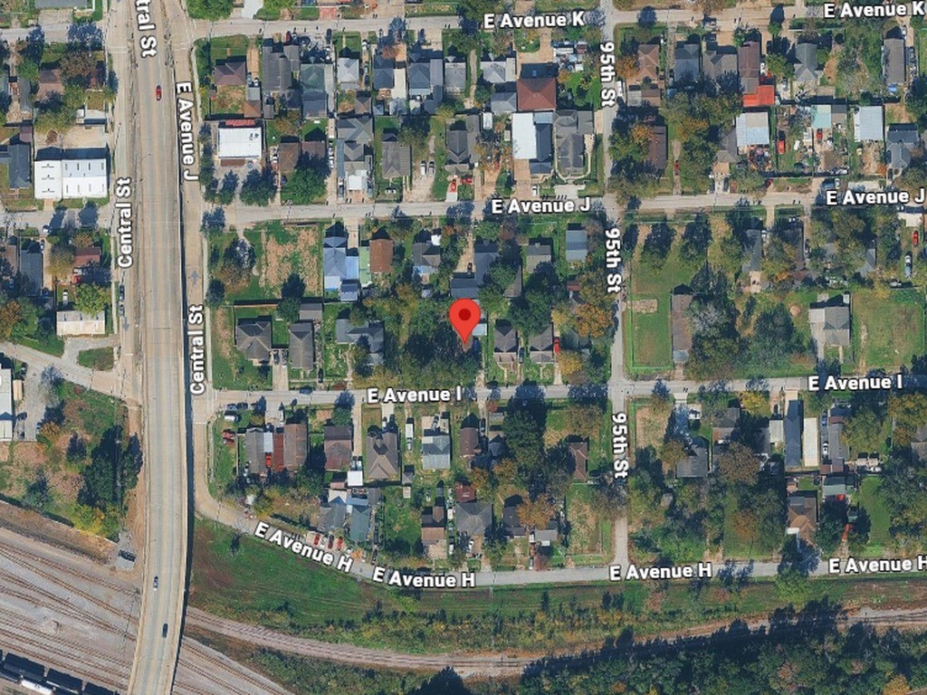 9435 E Avenue I Property Photo 1