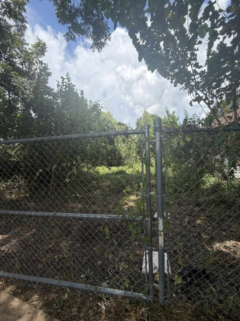9435 E Avenue I Property Photo 3
