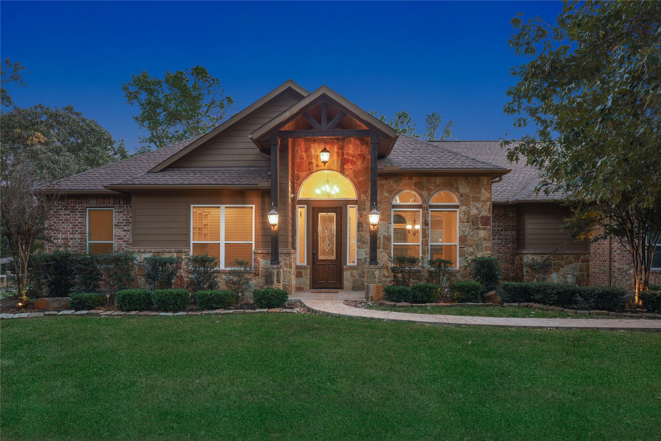 28116 Chuckwagon Trail Property Photo 1