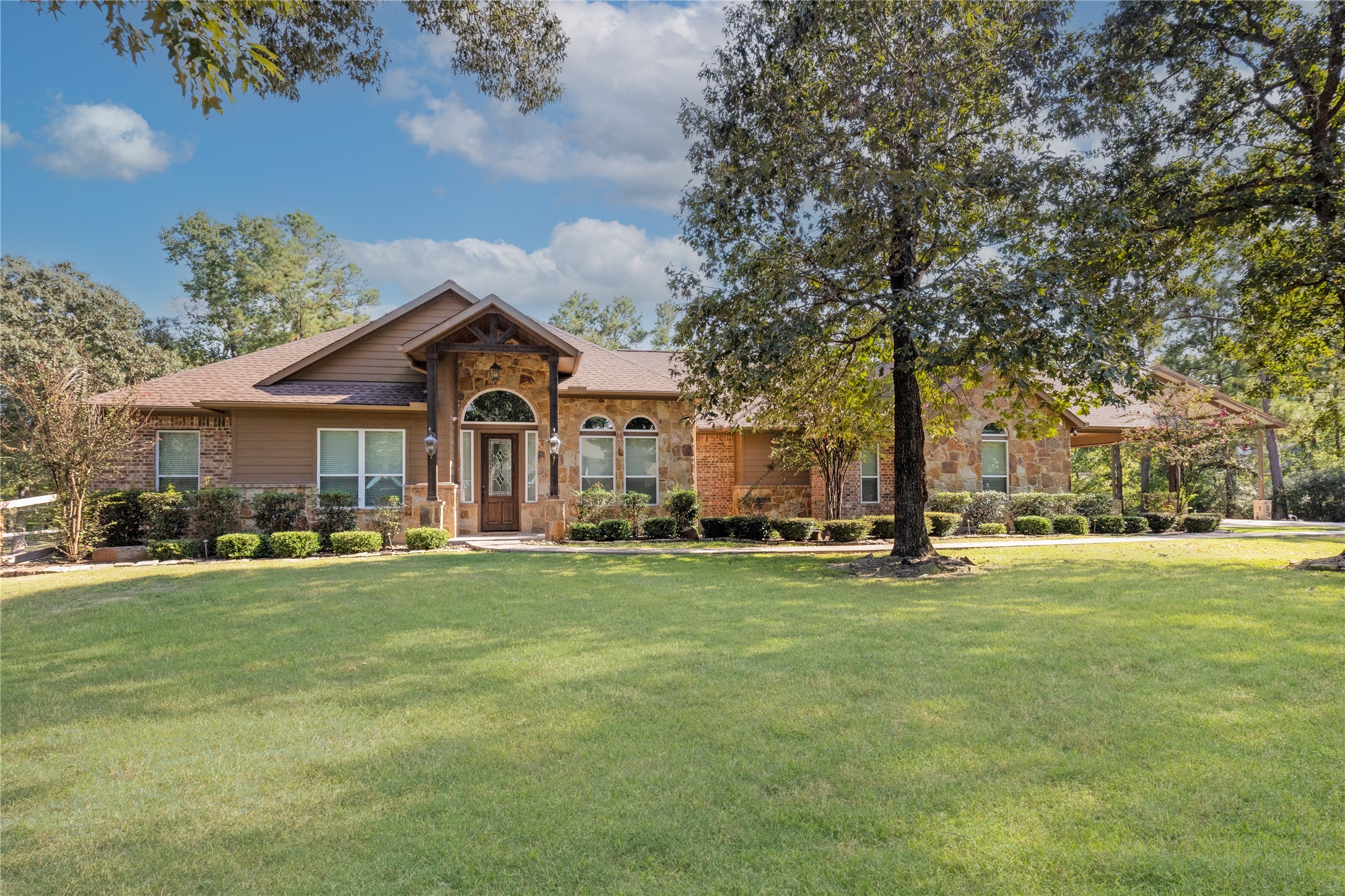 28116 Chuckwagon Trail Property Photo 3