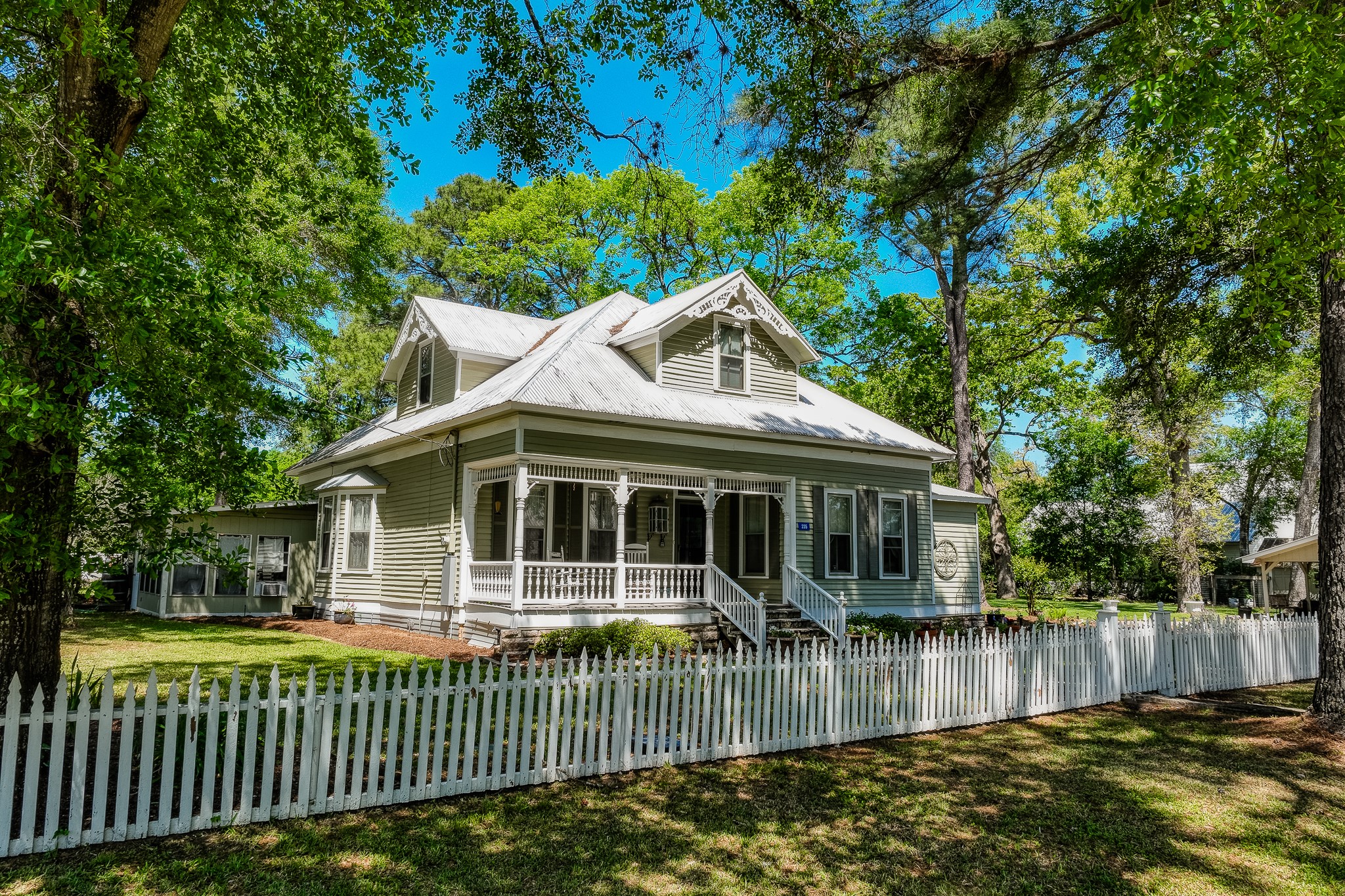 235 Hickory Street Property Photo
