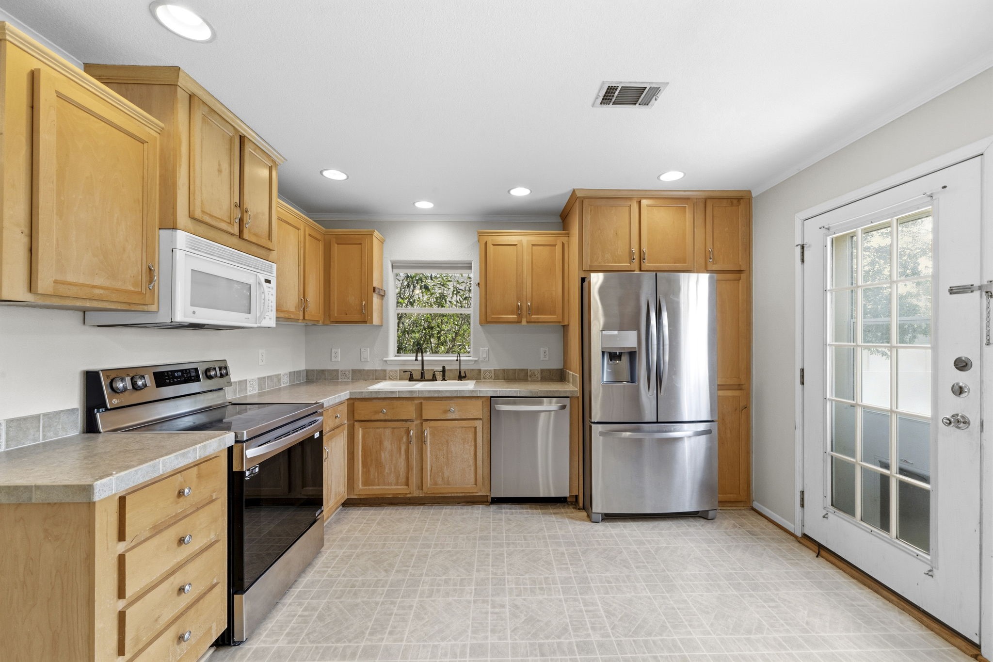 21403 Sweet Grass Lane Property Photo 14