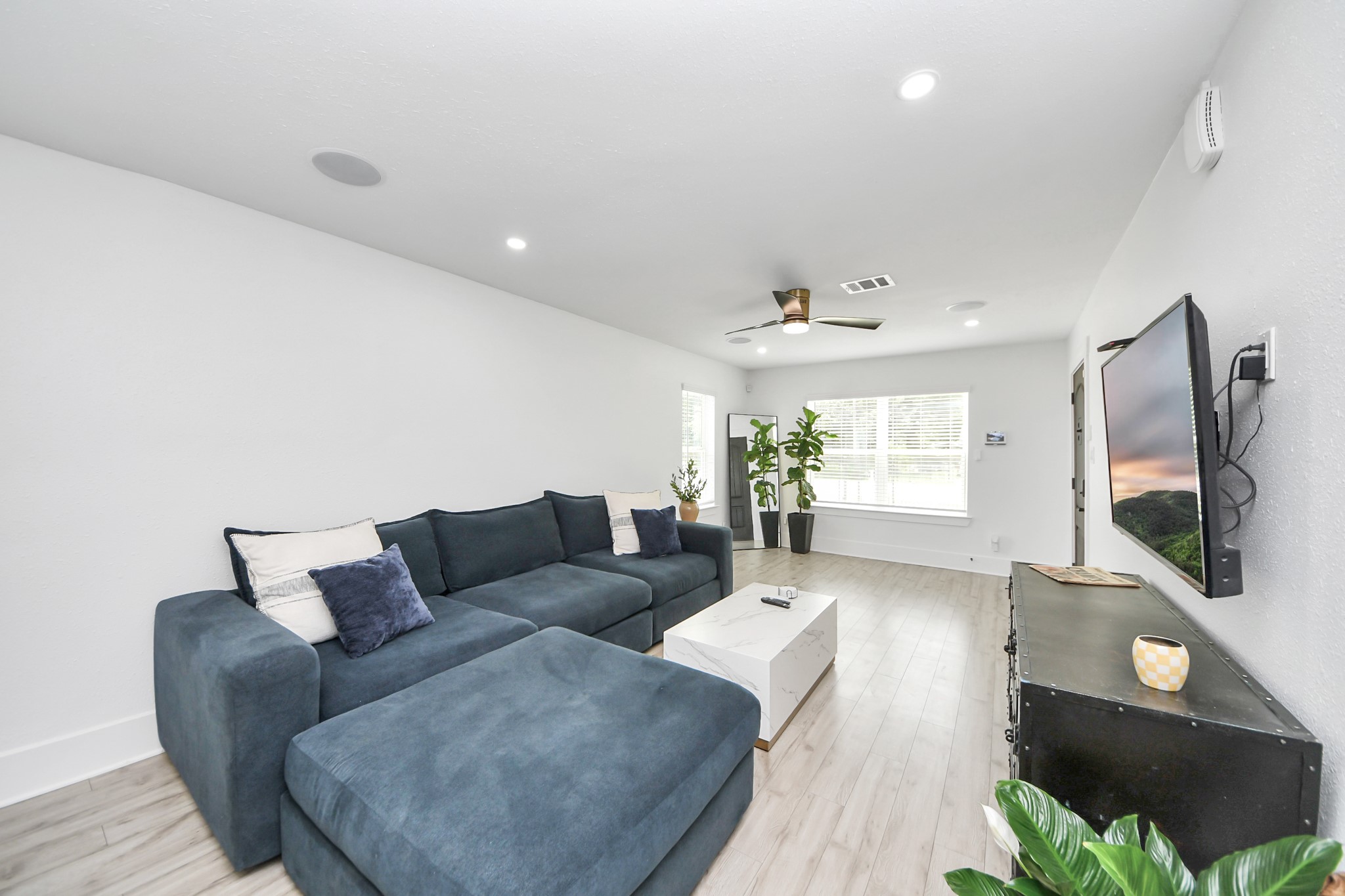 7003 Darien Street Property Photo 10