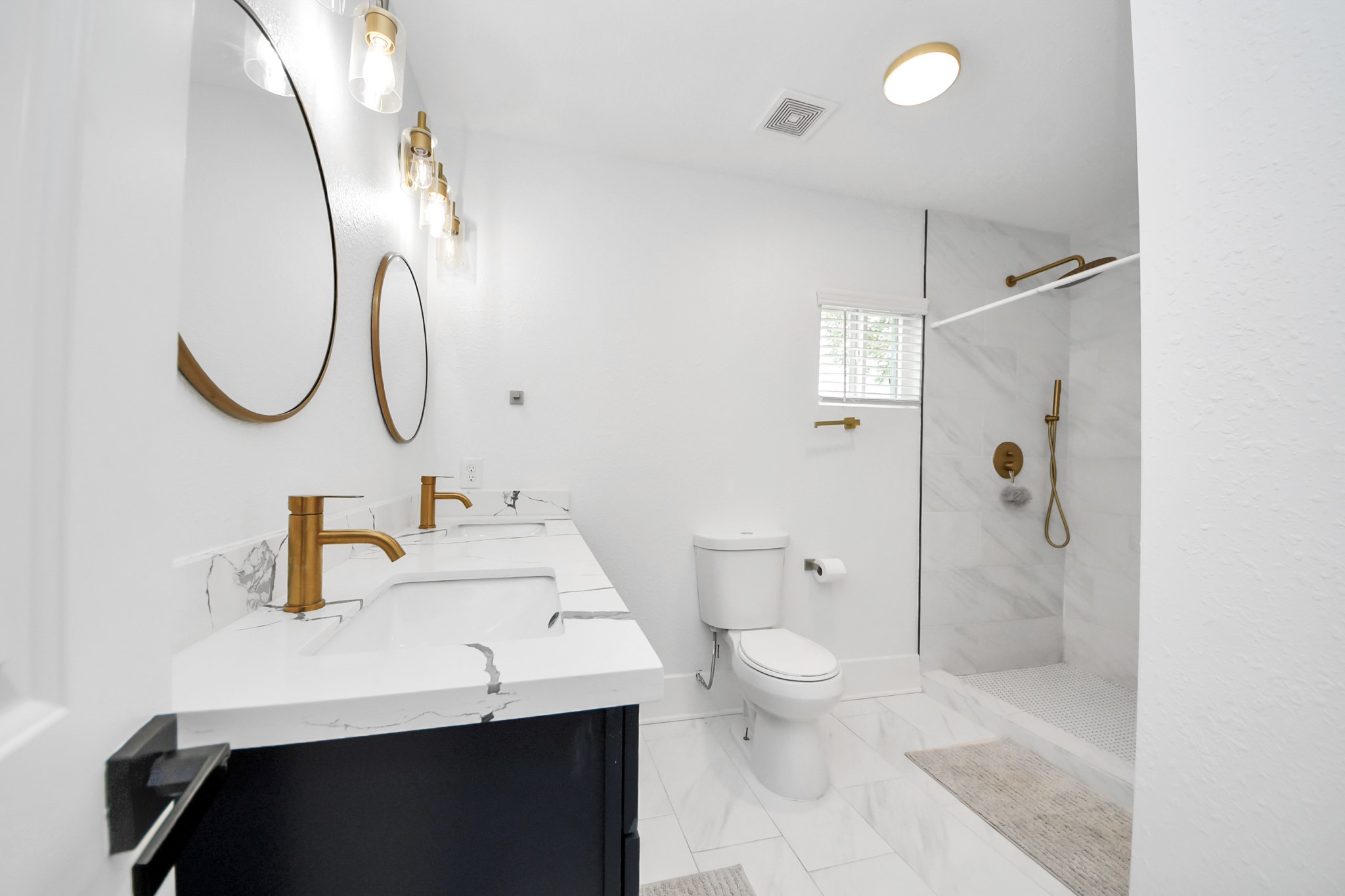 7003 Darien Street Property Photo 27
