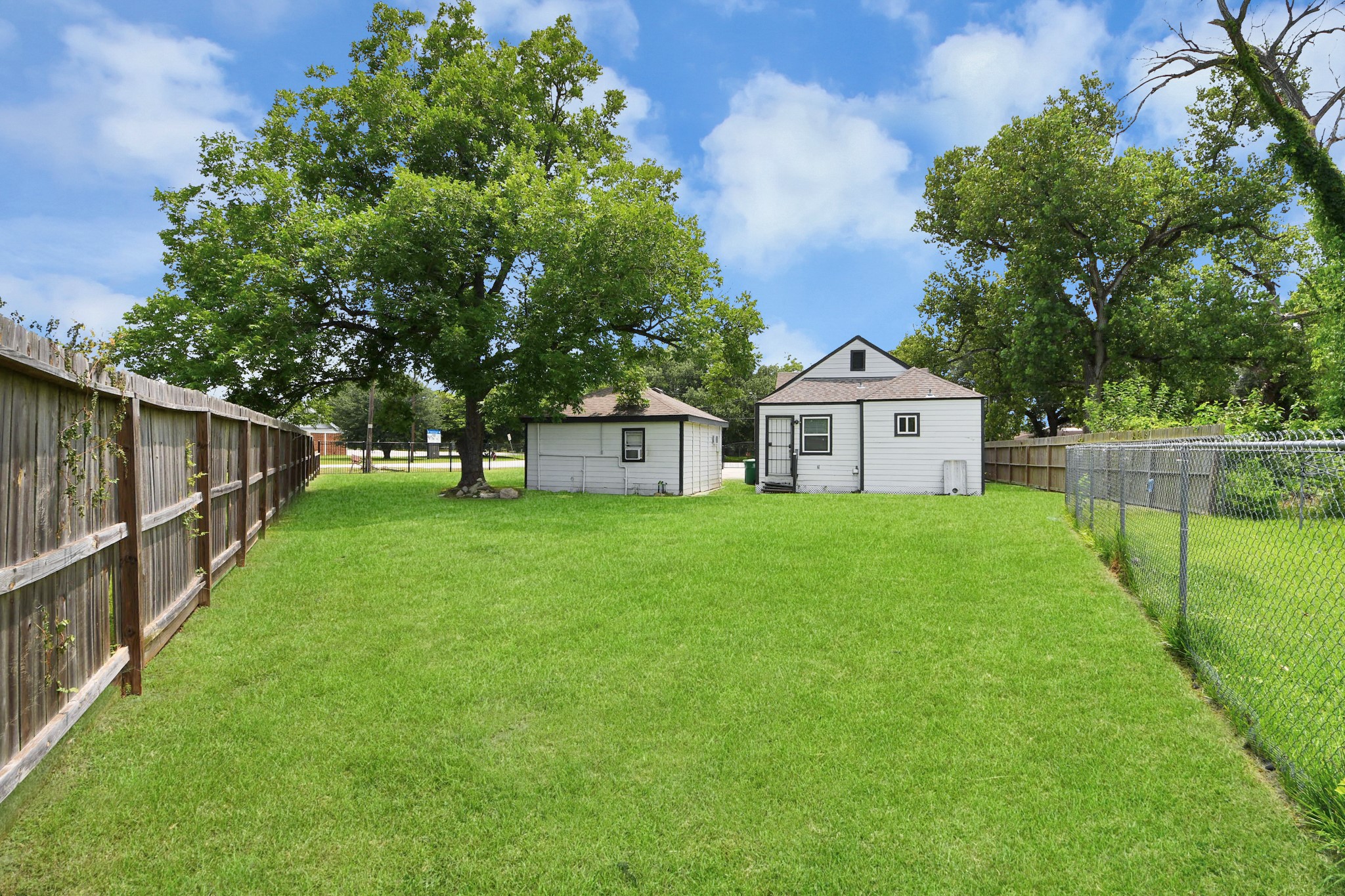 7003 Darien Street Property Photo 39