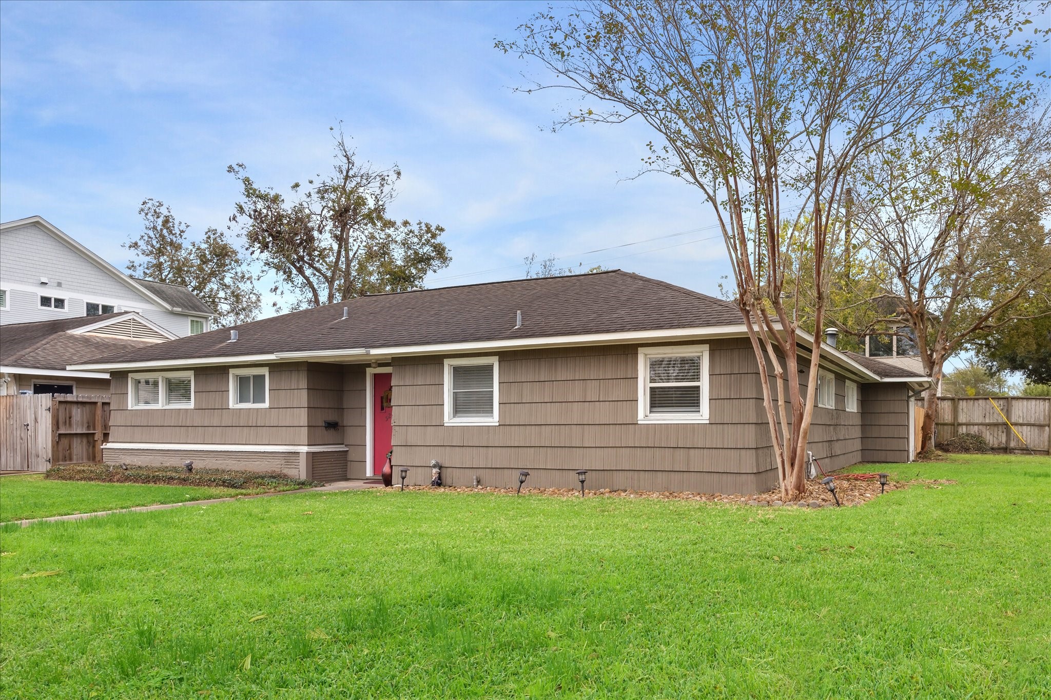 5237 Maple Street Property Photo 1