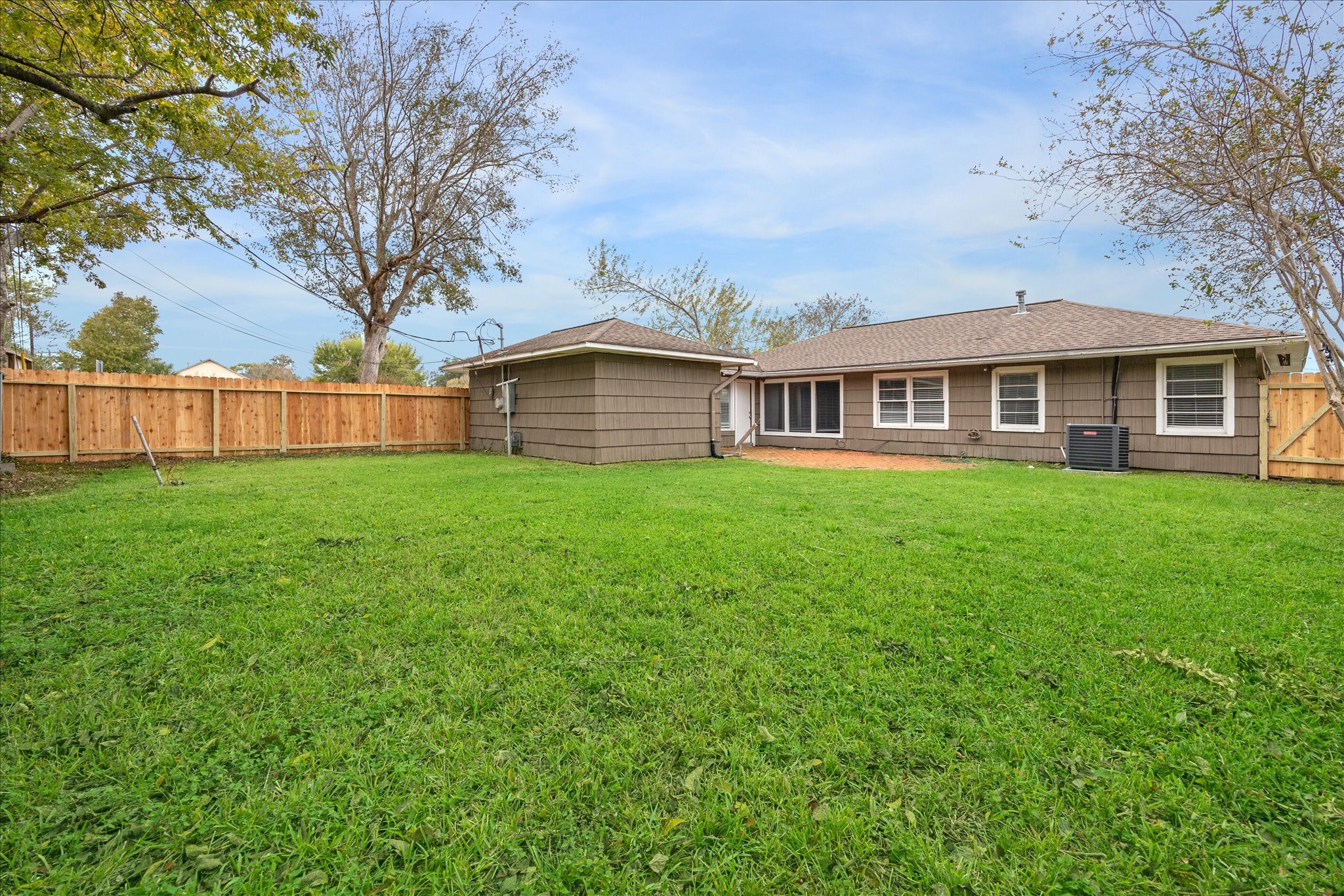 5237 Maple Street Property Photo 2