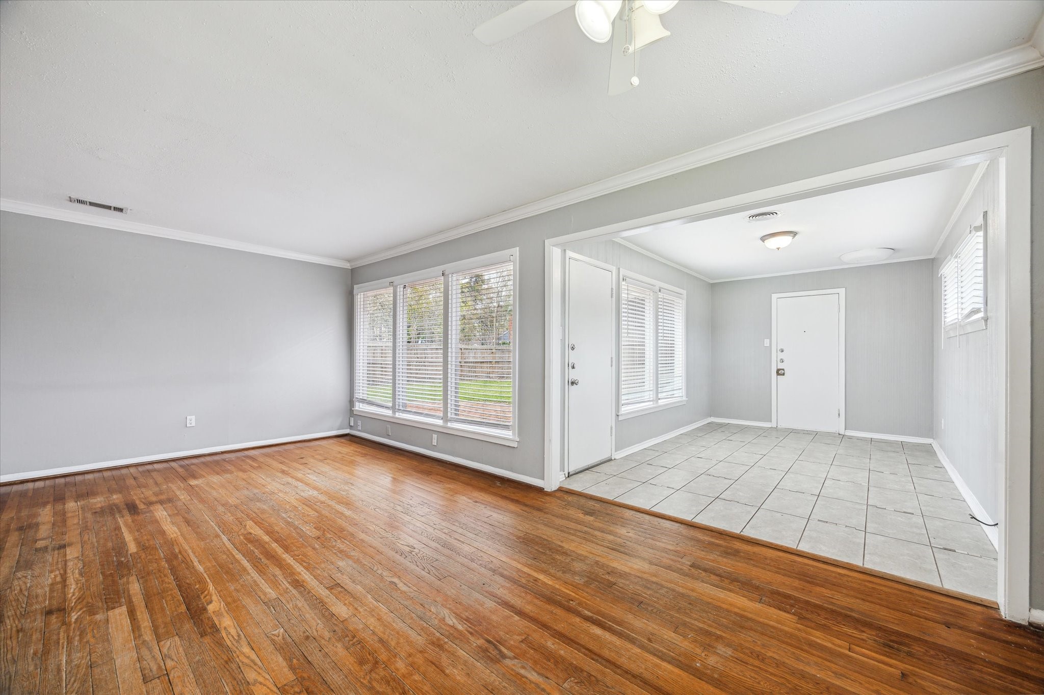 5237 Maple Street Property Photo 9