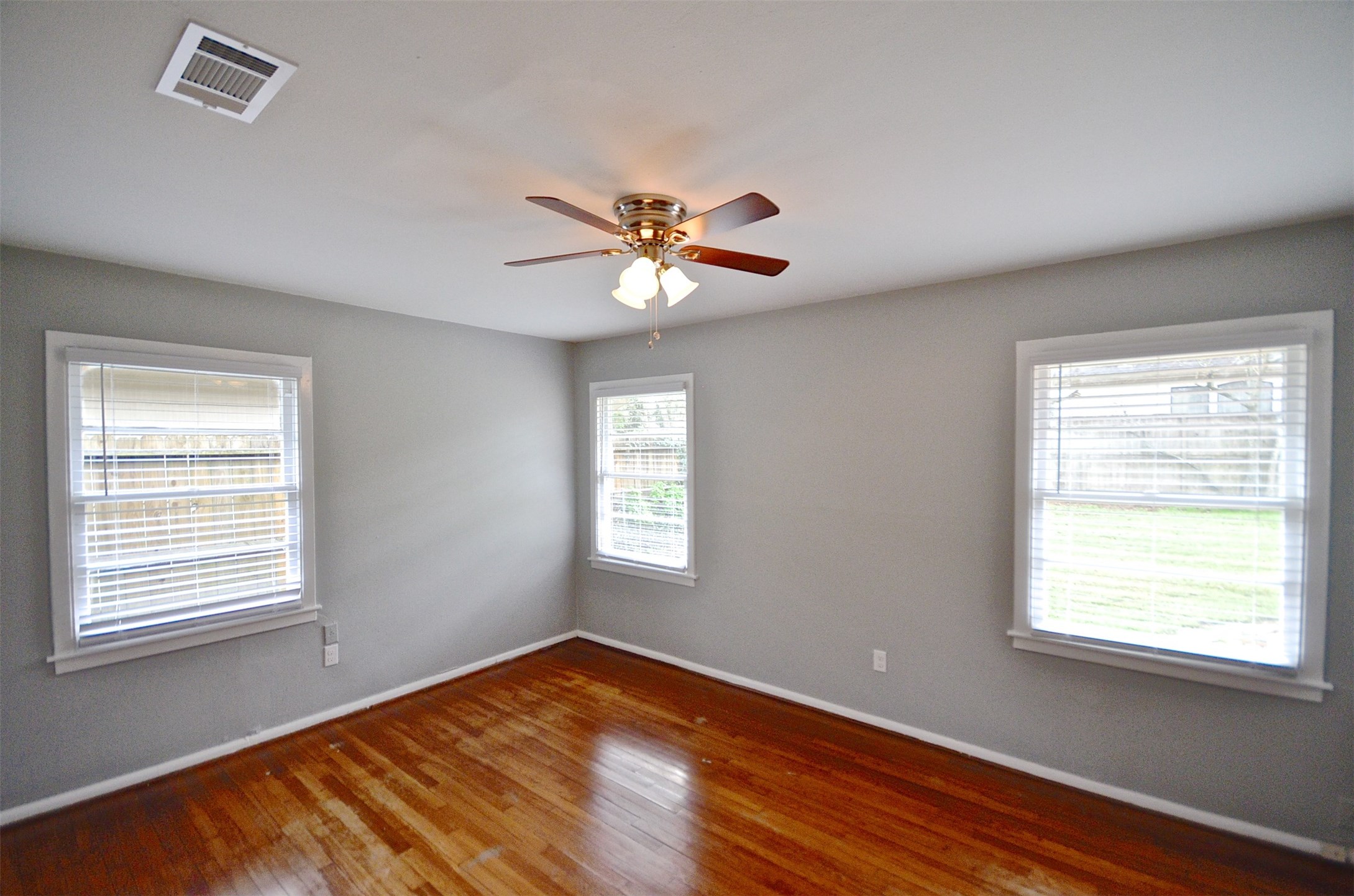 5237 Maple Street Property Photo 11