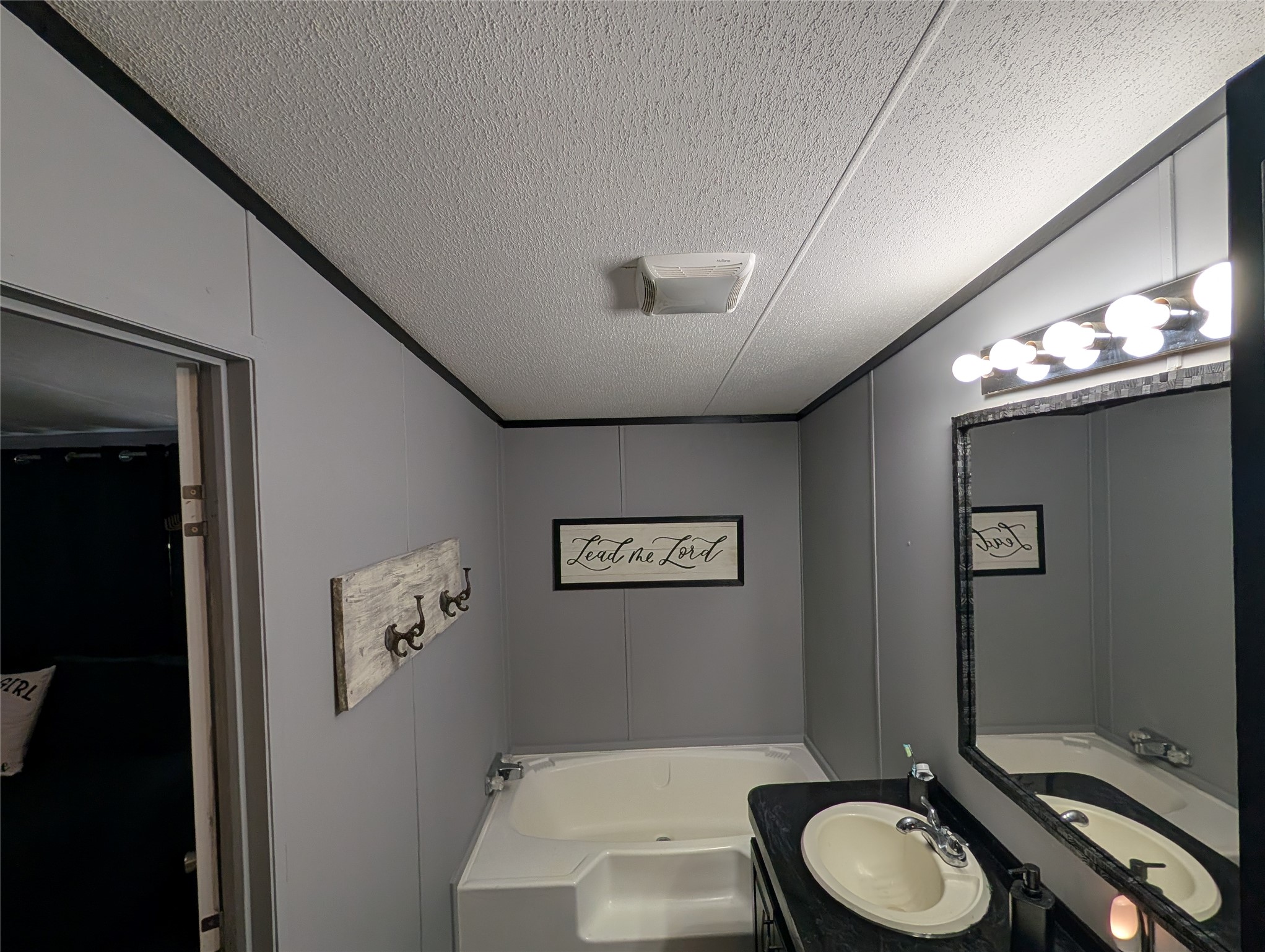 346 Lakeside Circle Property Photo 21