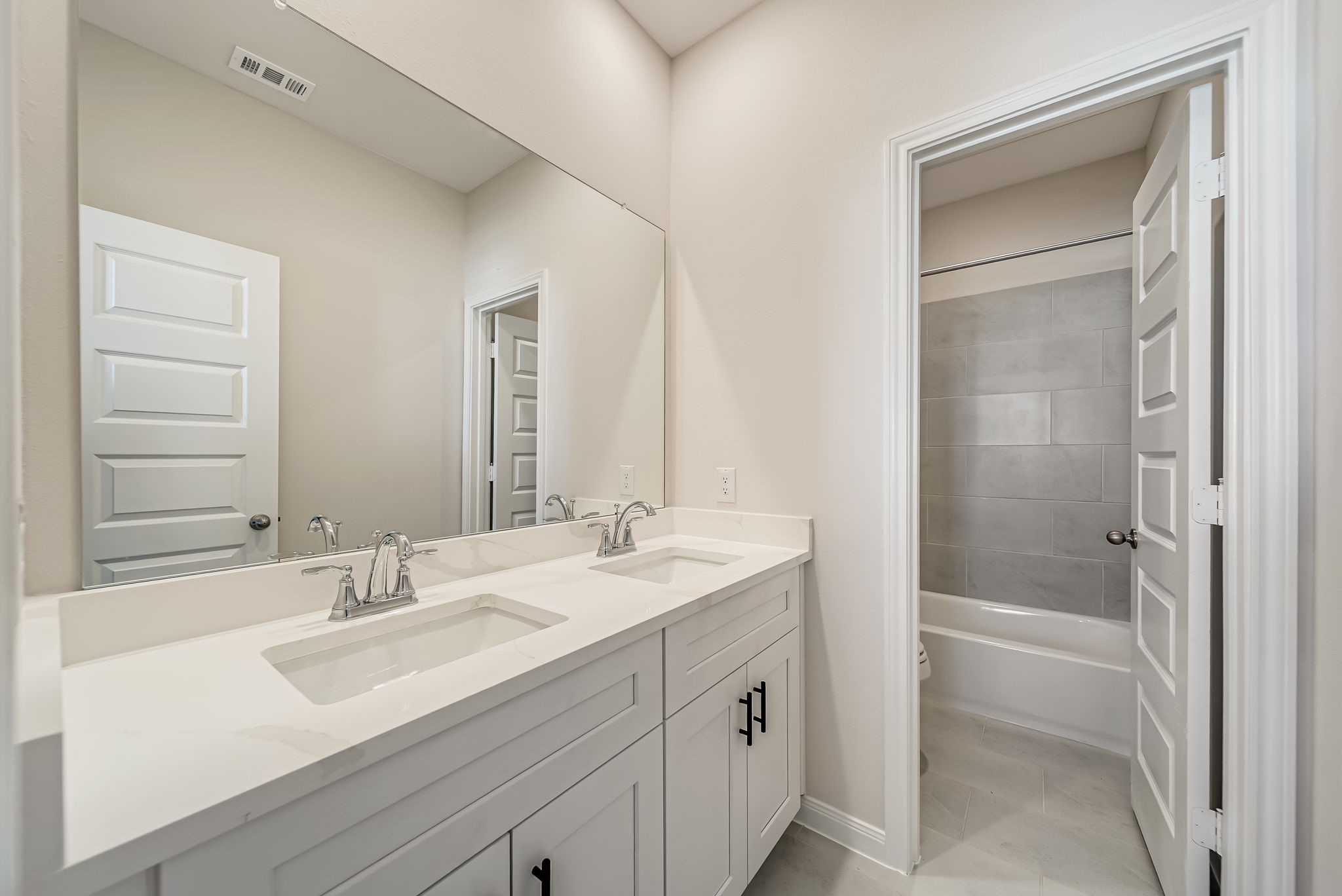 20637 Dynamic Court Property Photo 20