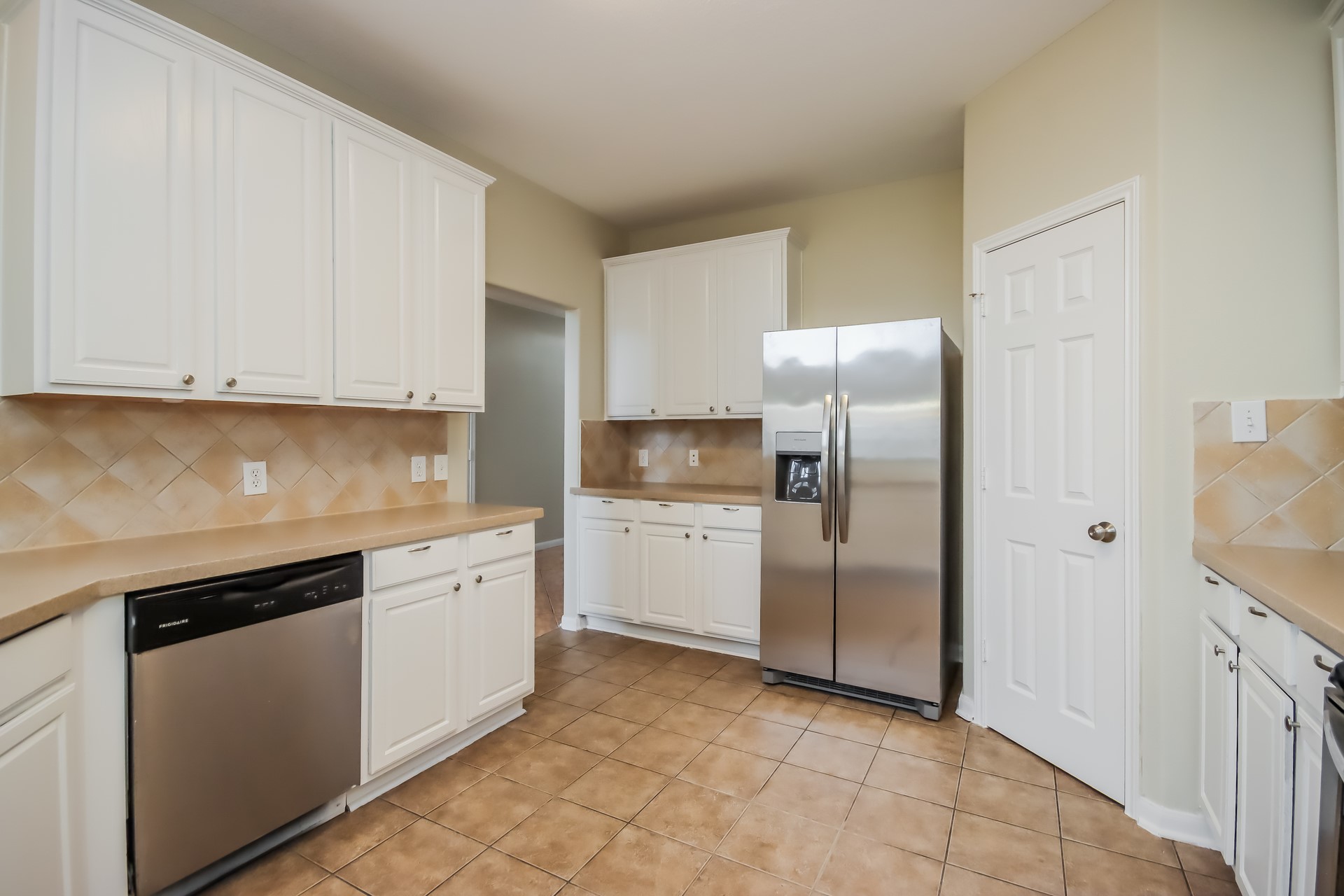 9410 Mustang Park Court Property Photo 6