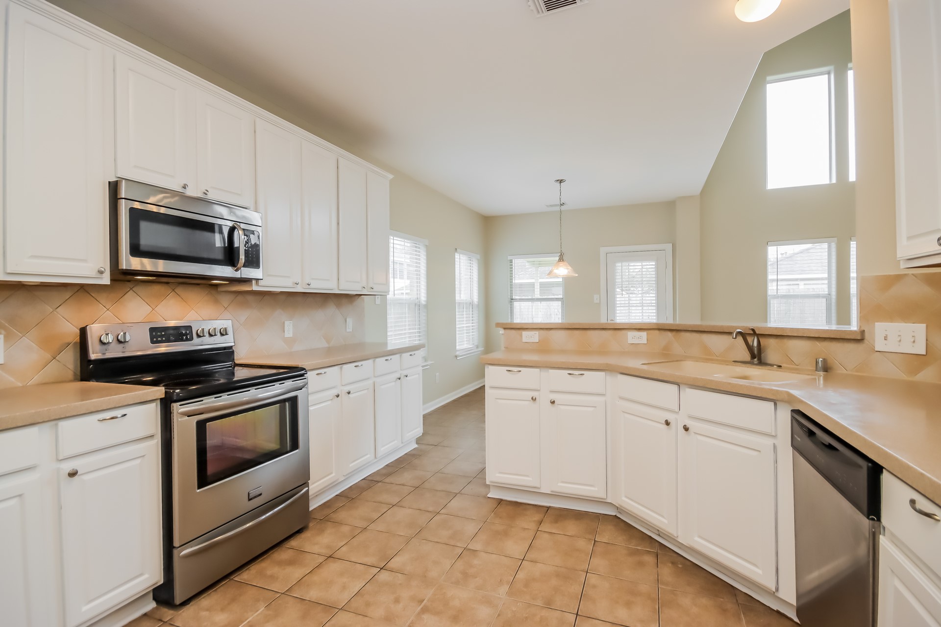 9410 Mustang Park Court Property Photo 7