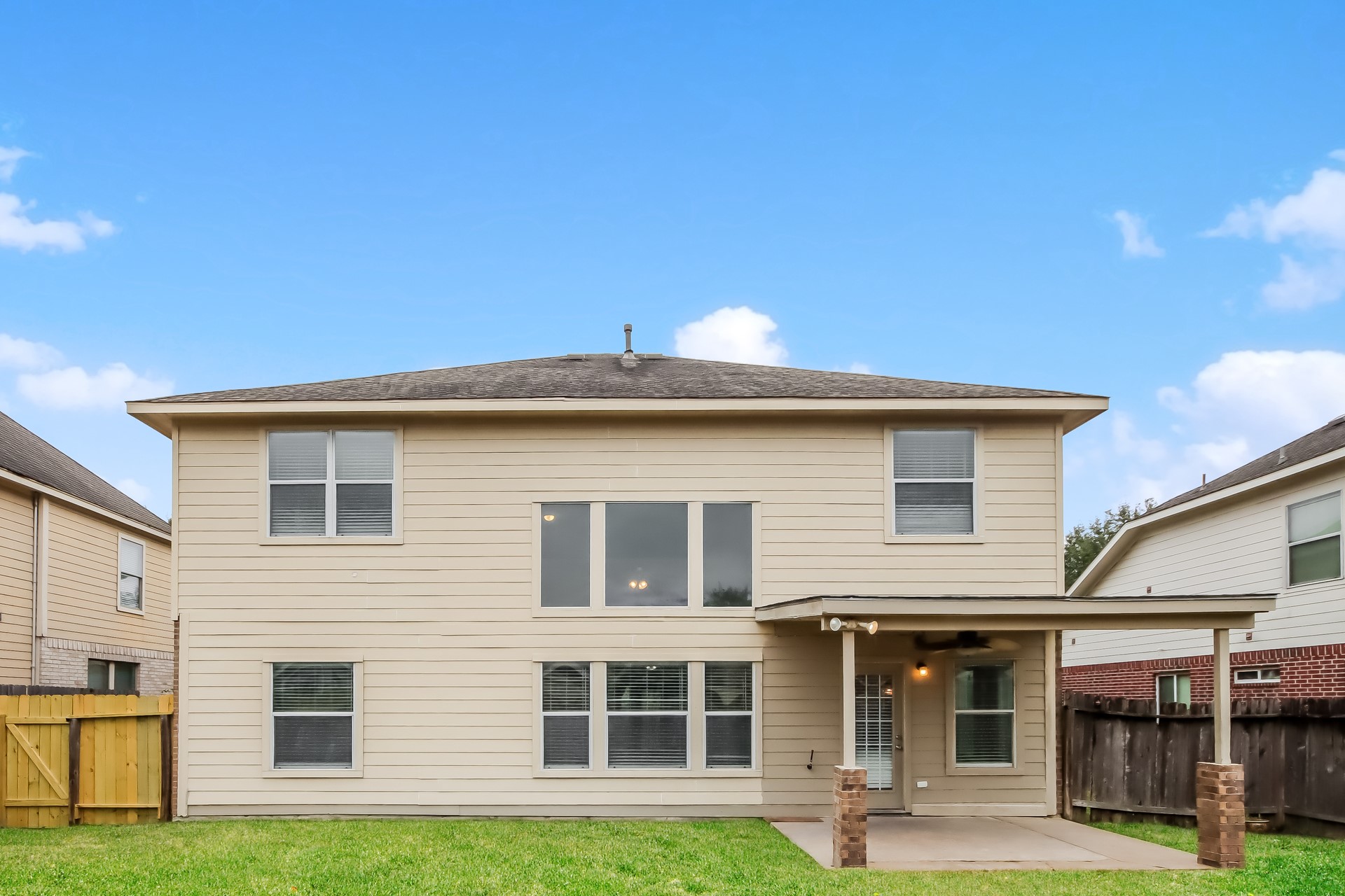 9410 Mustang Park Court Property Photo 14