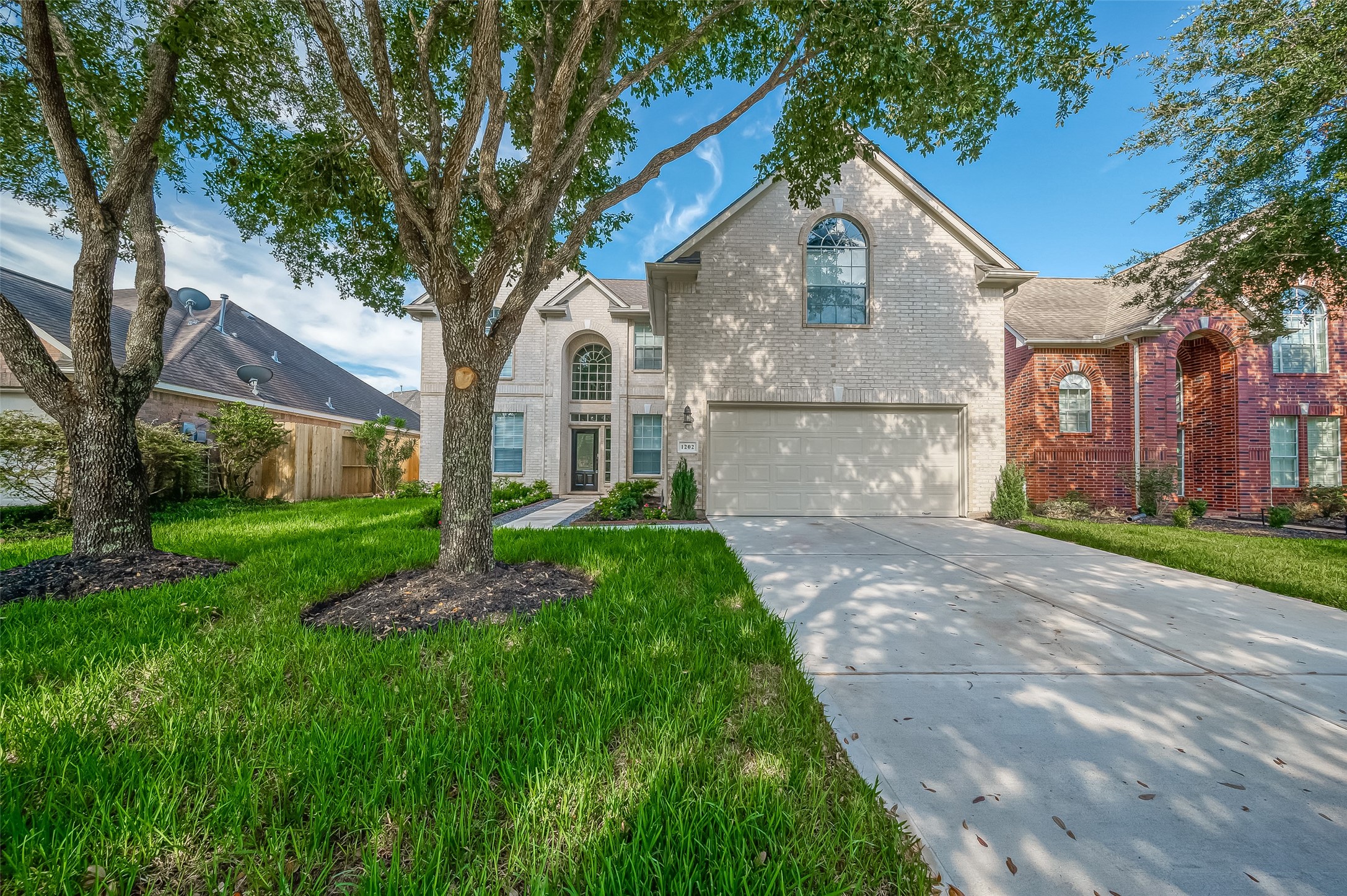 1202 Ivory Meadow Lane Property Photo 2