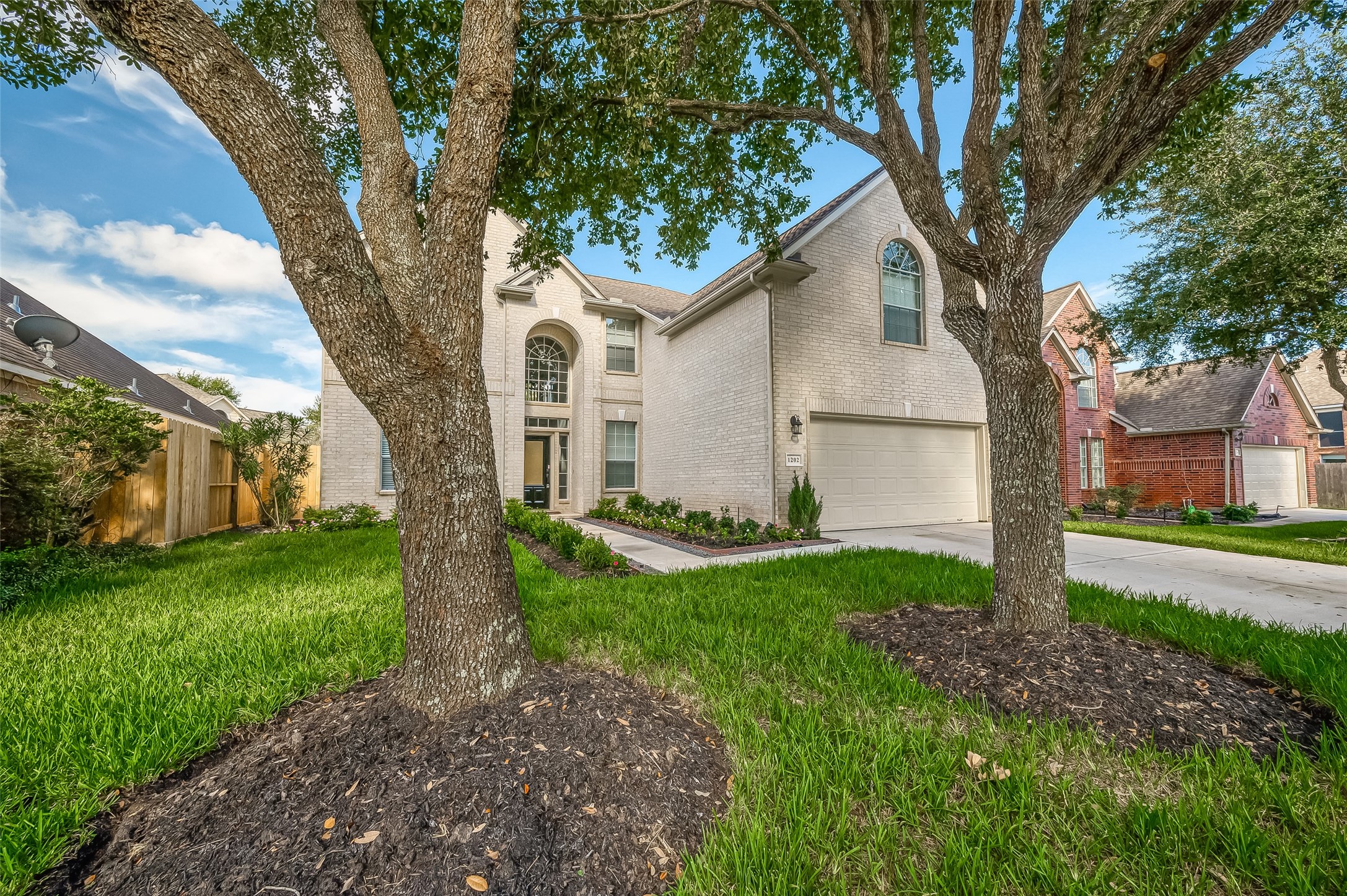 1202 Ivory Meadow Lane Property Photo 3