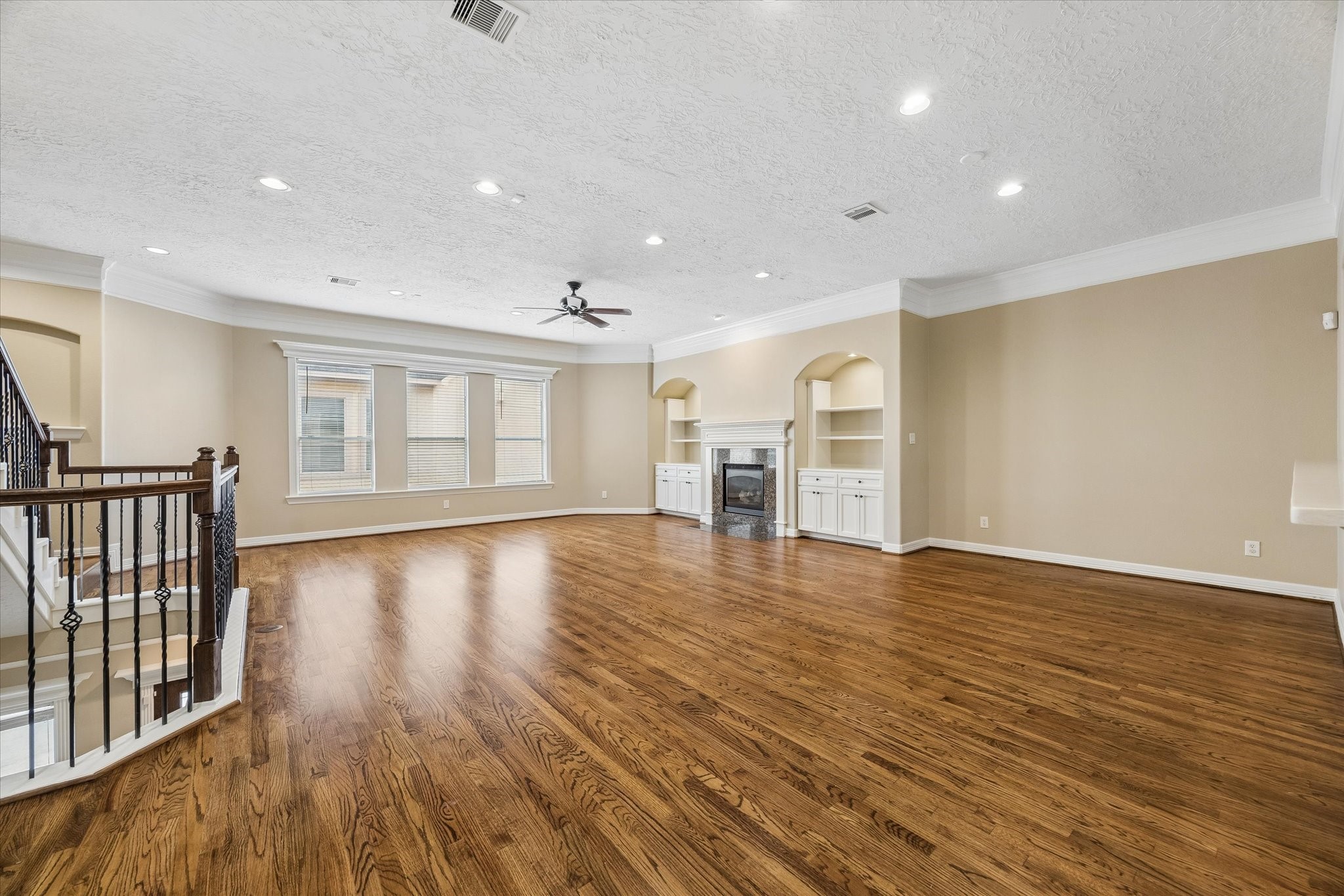 1417 Thompson Street Property Photo 6